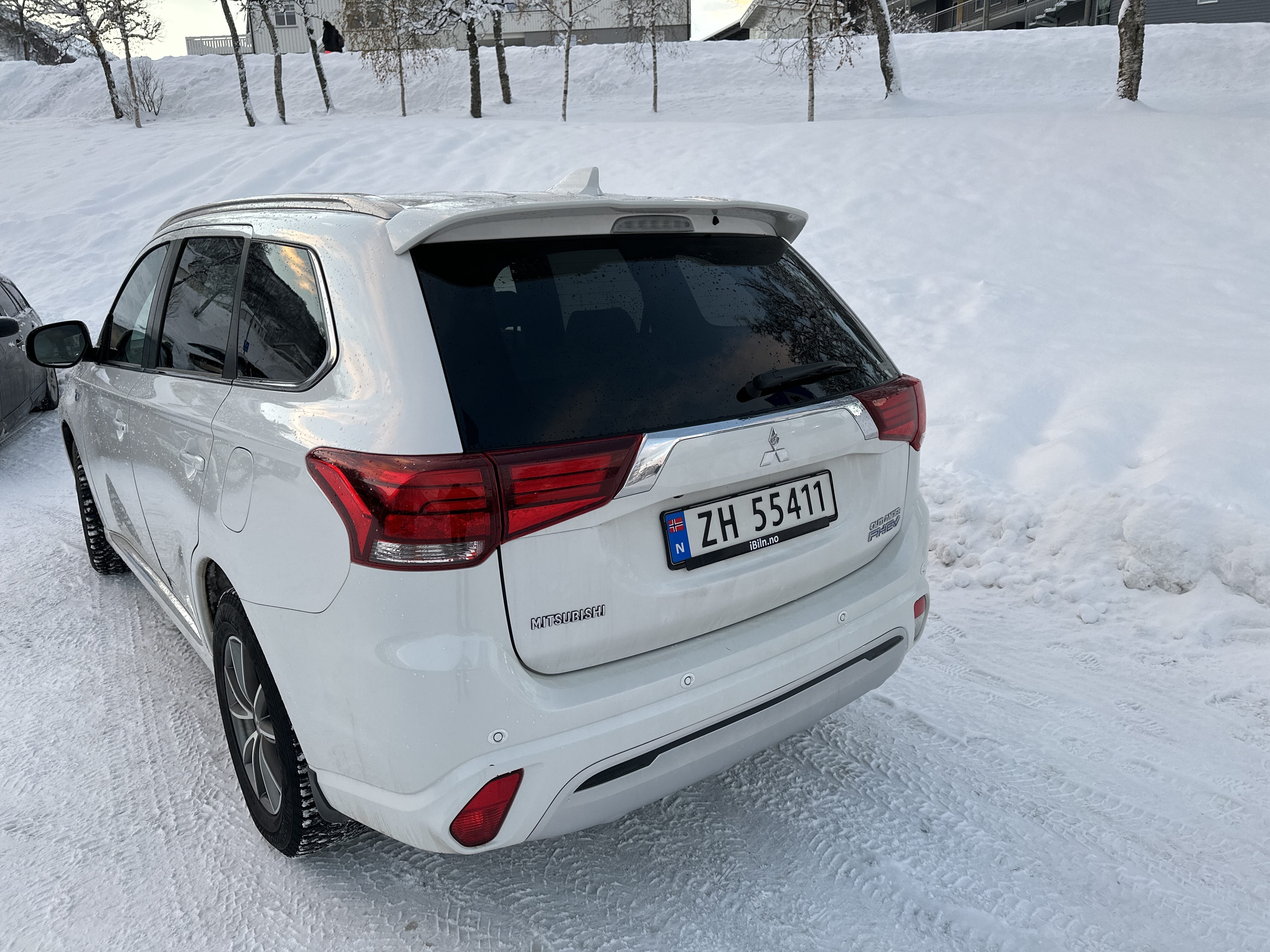 Mitsubishi Outlander Hybrid with GPS