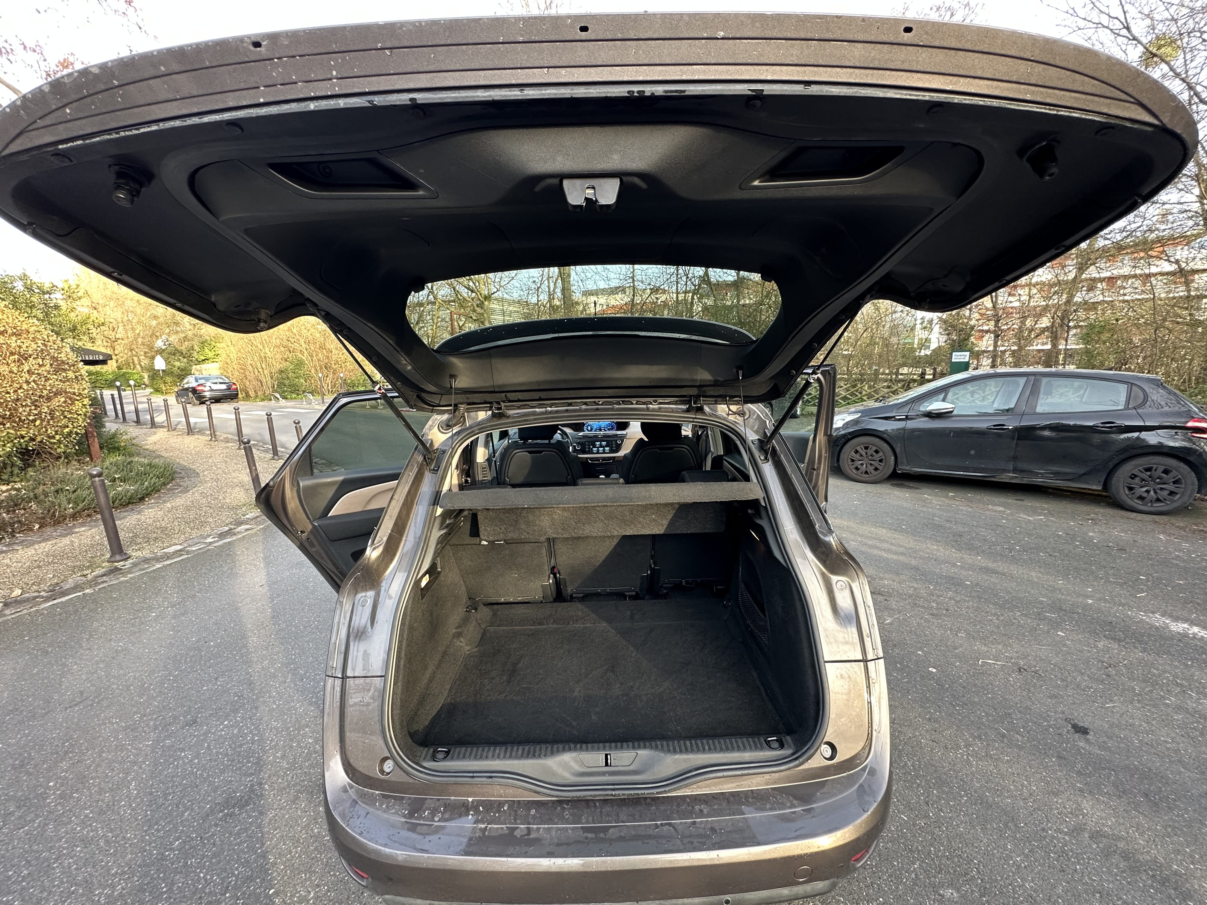 Citroen C4 Picasso avec Entrée audio / iPod
