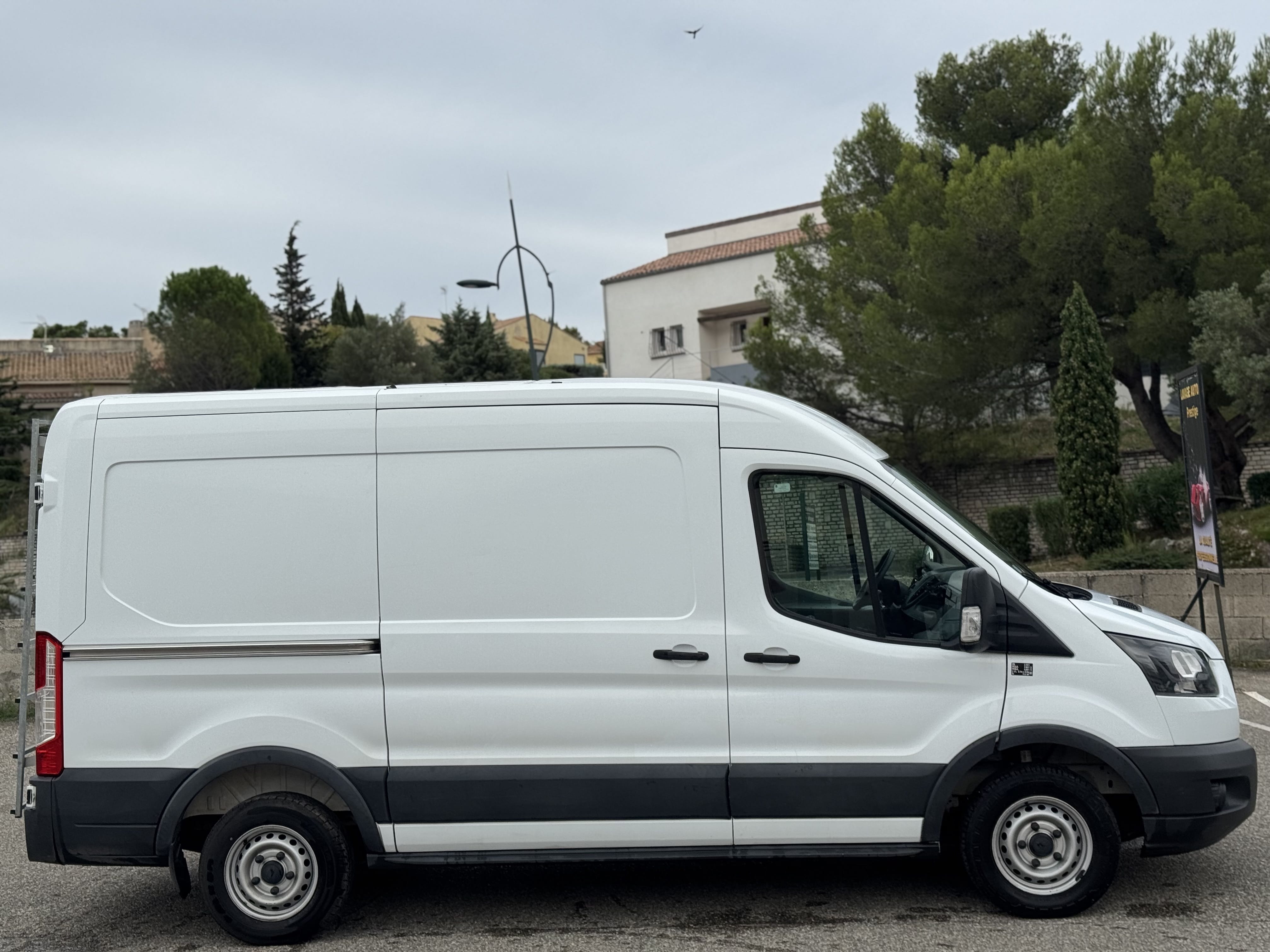 Ford Transit Fourgon avec Climatisation