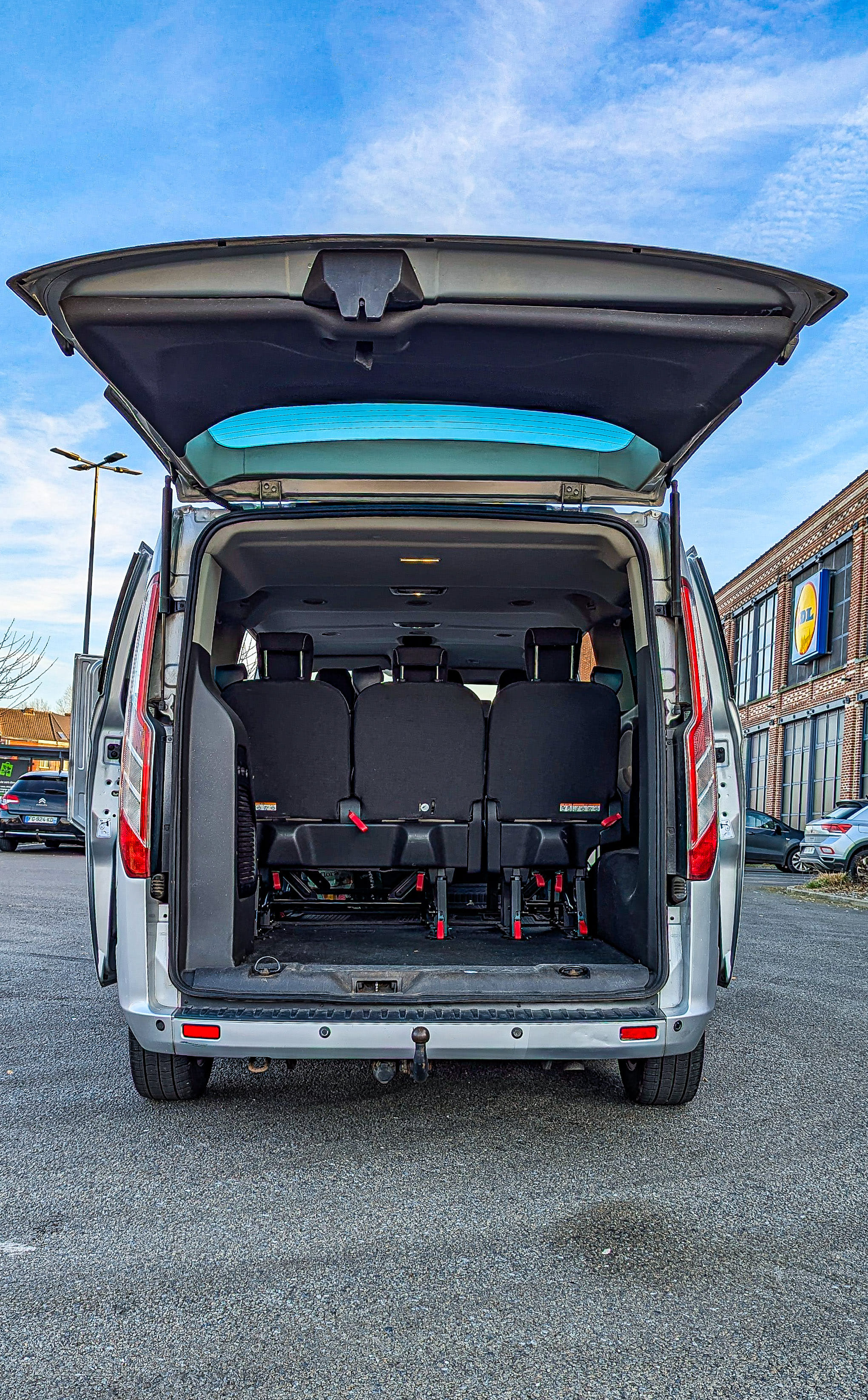 Ford Tourneo Custom 2.2 DTCI 125 CH 9 PLACES GRAND COFFRE avec Android Auto