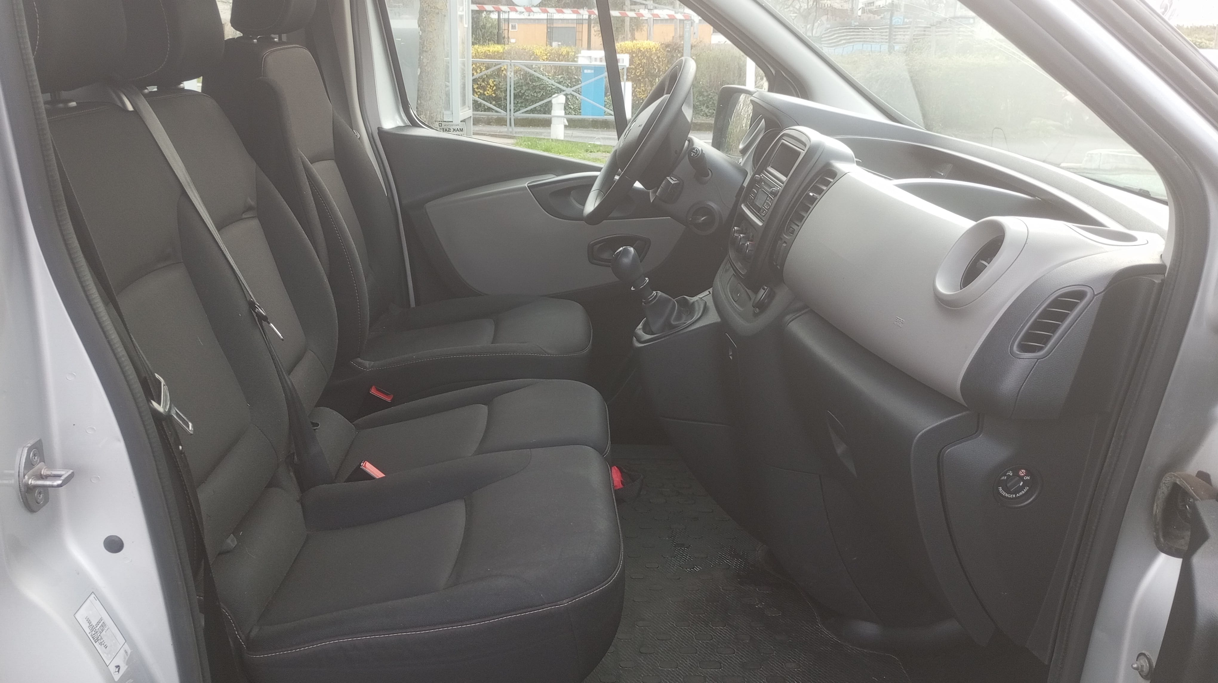 Renault Trafic Passenger 9 places