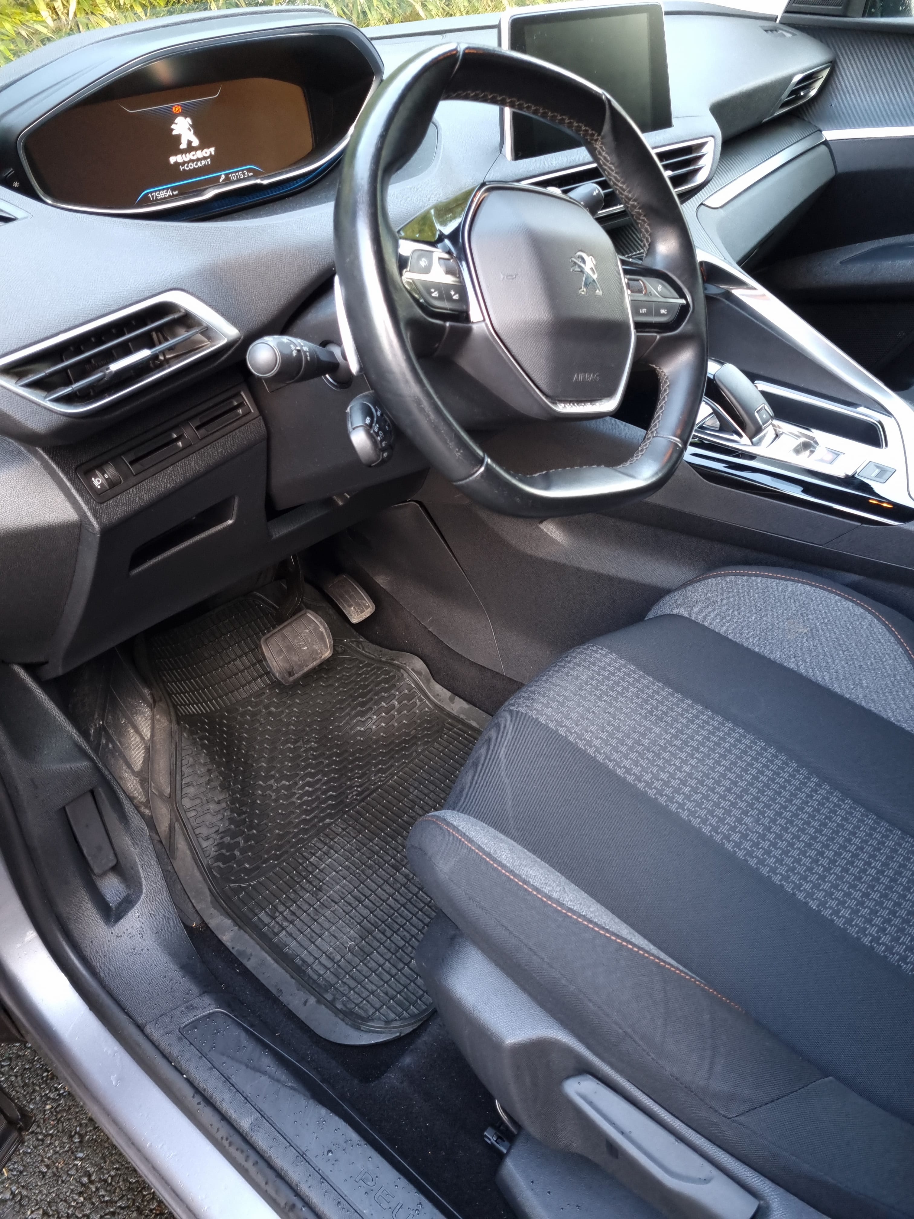 Peugeot 3008 avec GPS