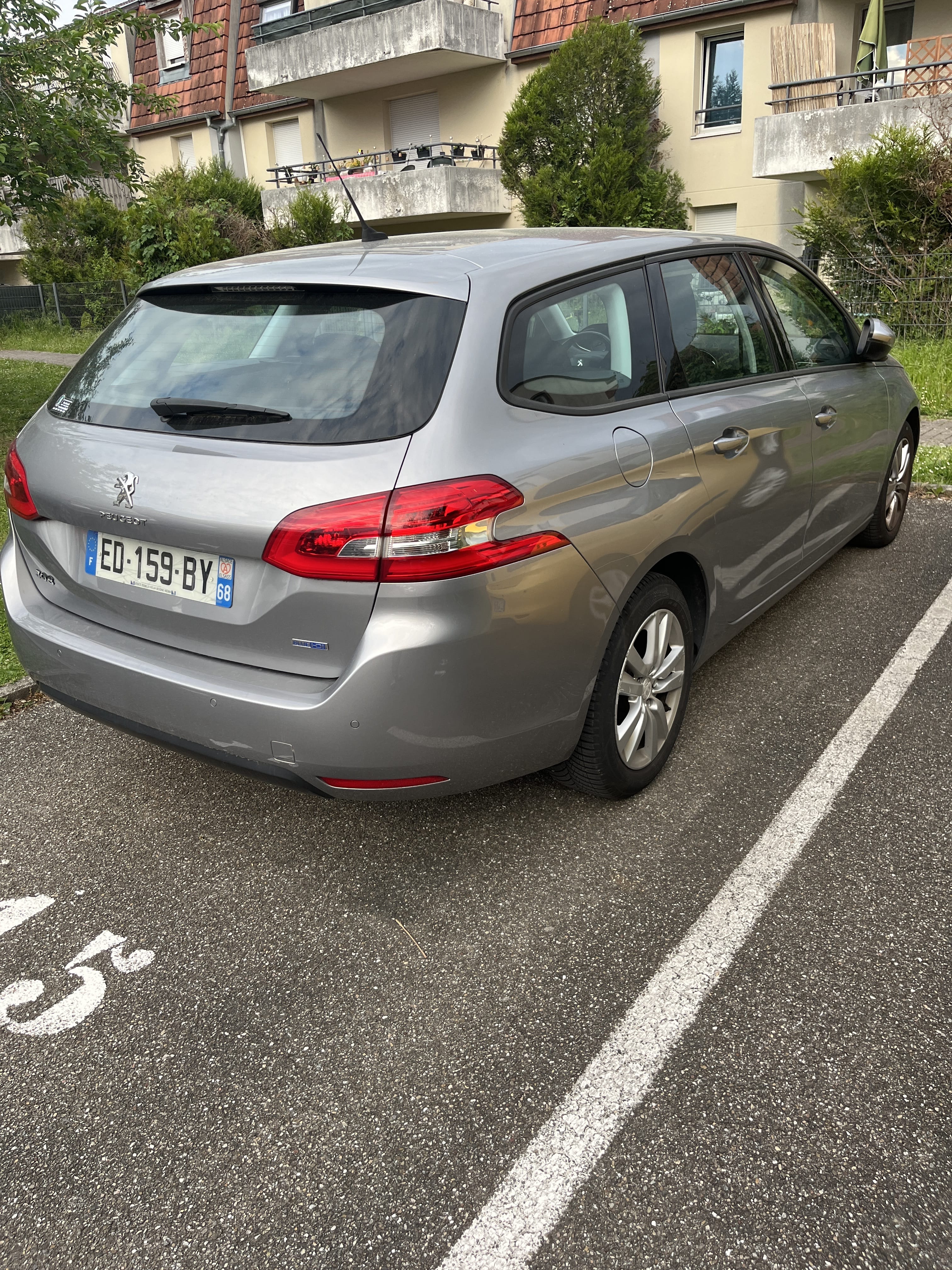 Peugeot 308 SW avec GPS