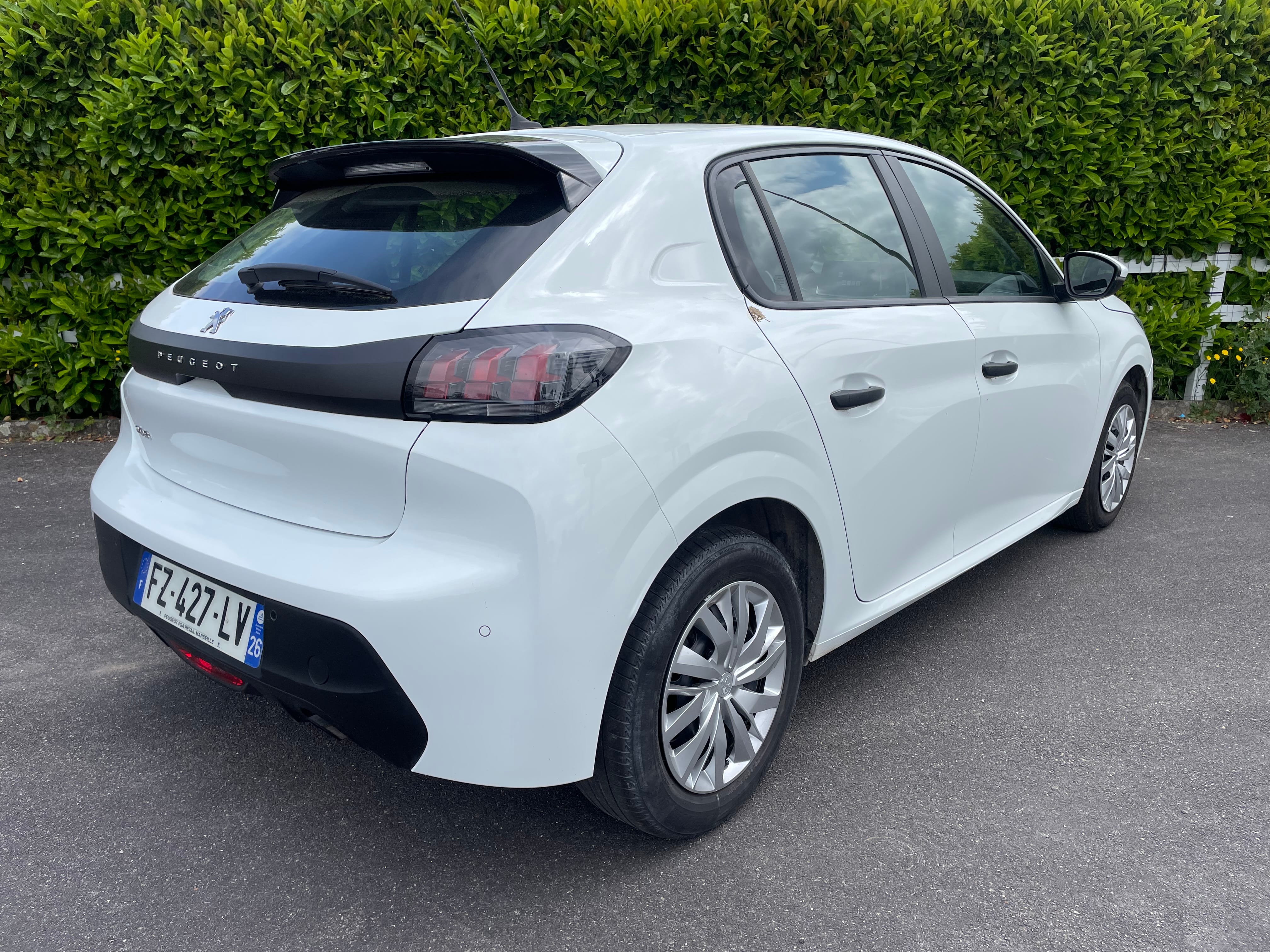 Peugeot 208 avec GPS