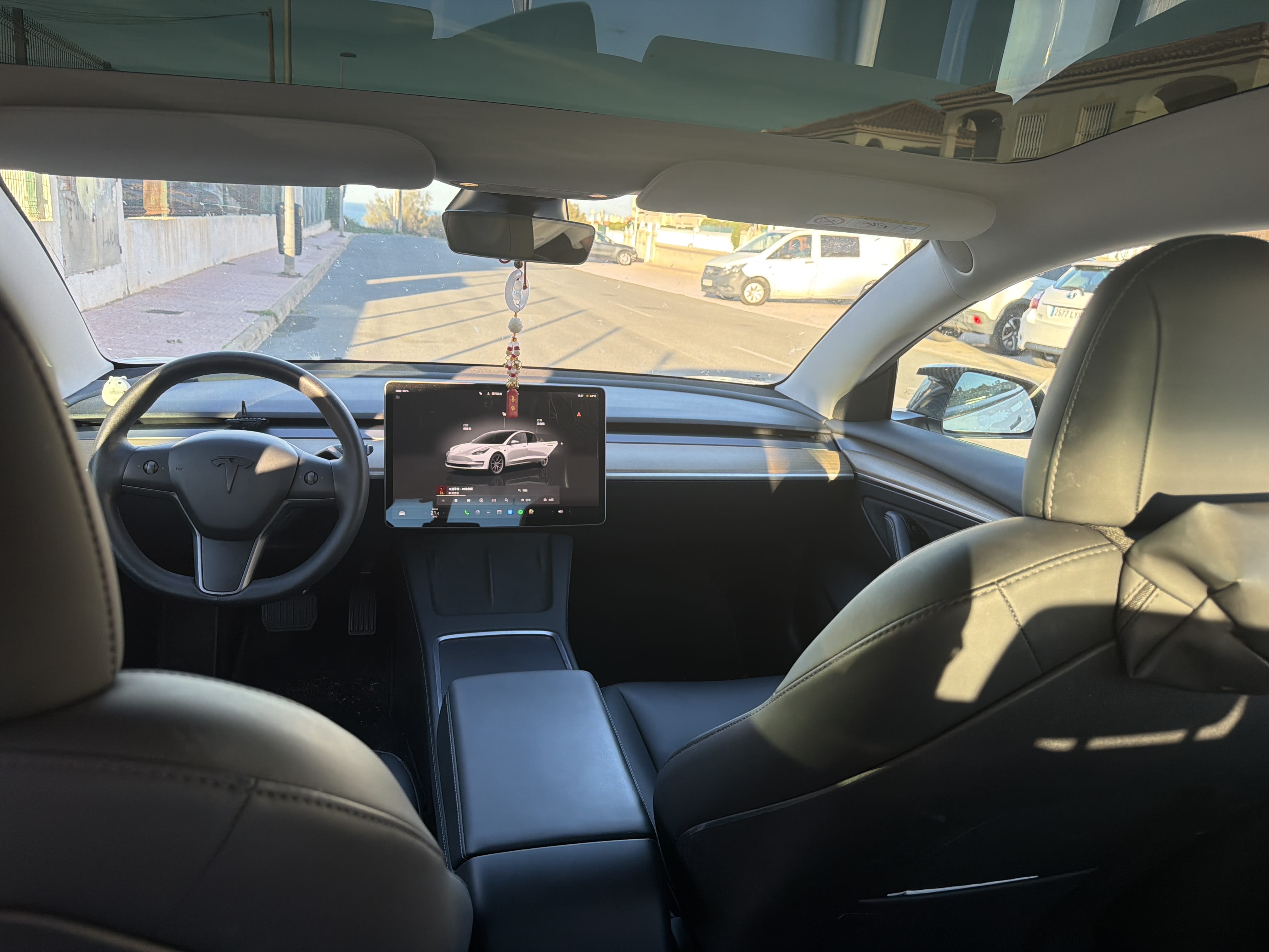 Tesla Model 3 con Control de velocidad
