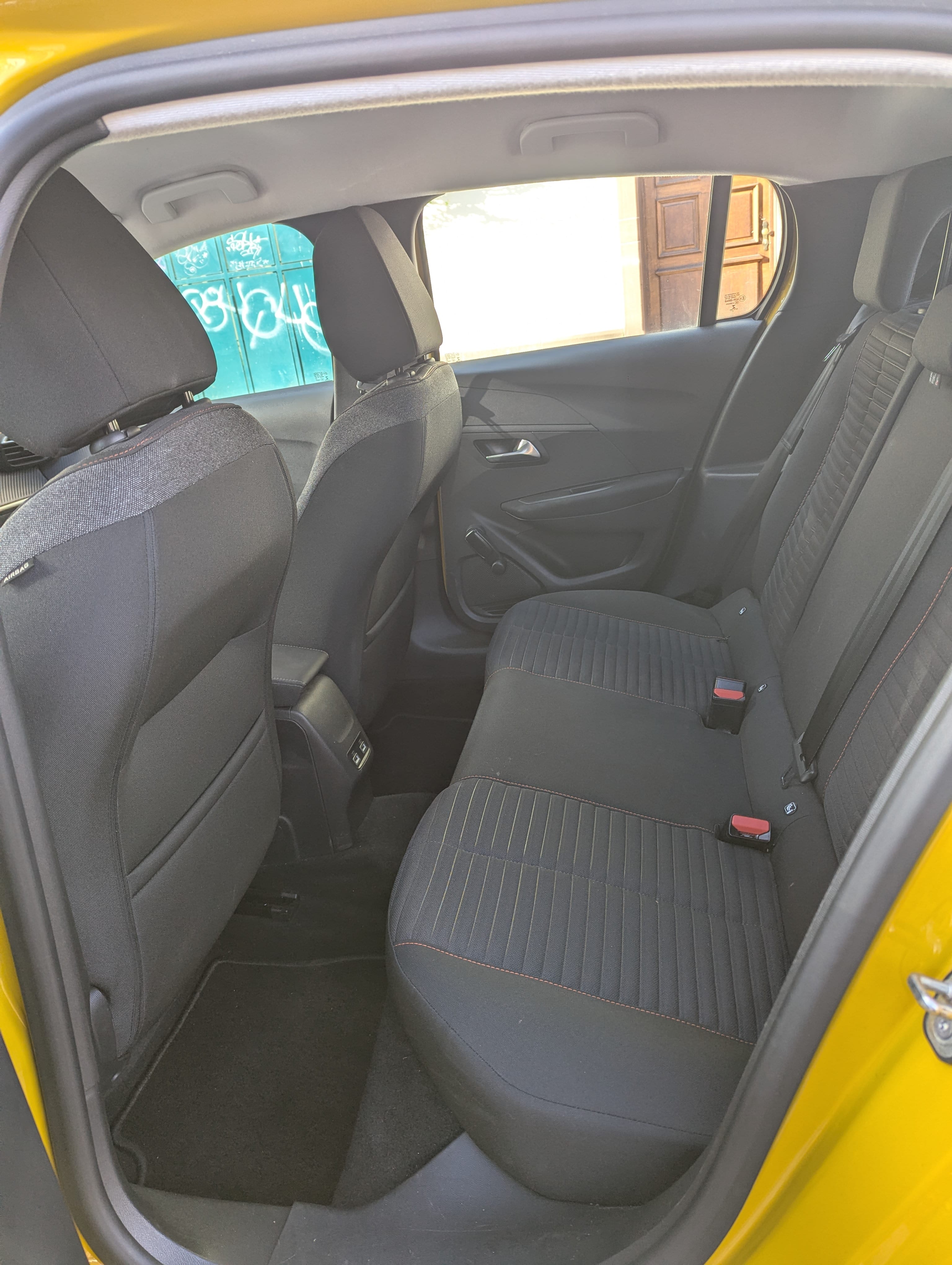 Peugeot e-208 Allure avec Android Auto