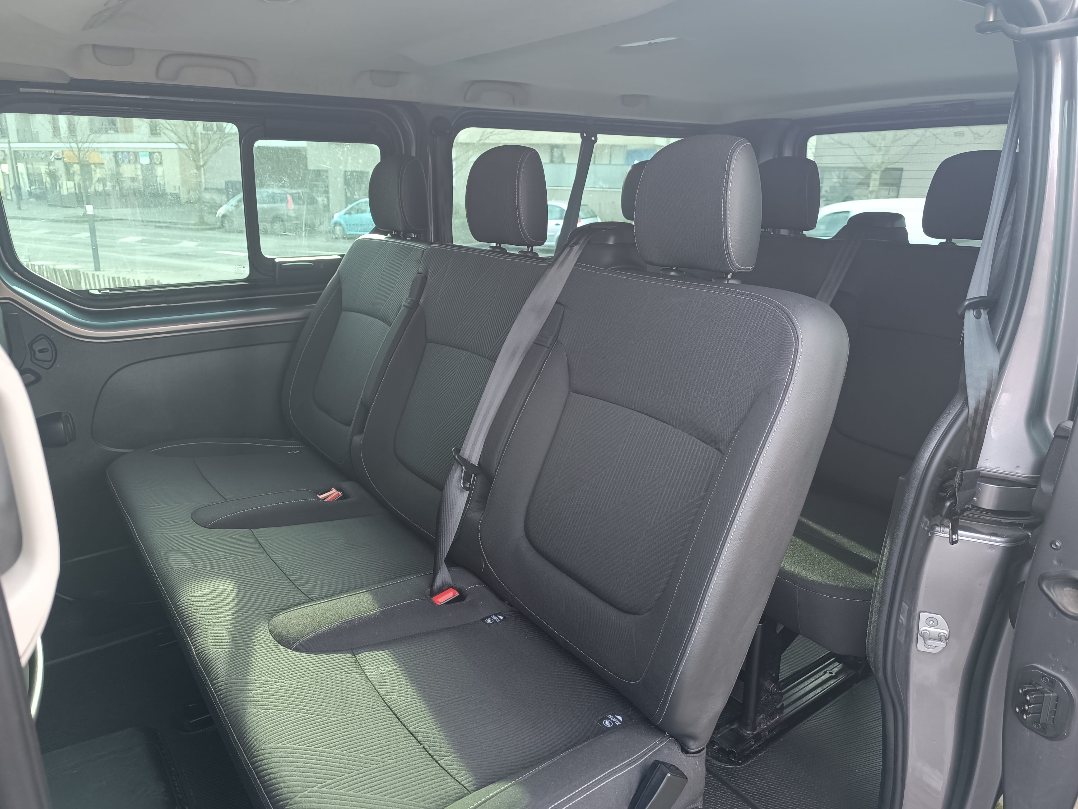 Renault Trafic Passenger avec Attelage