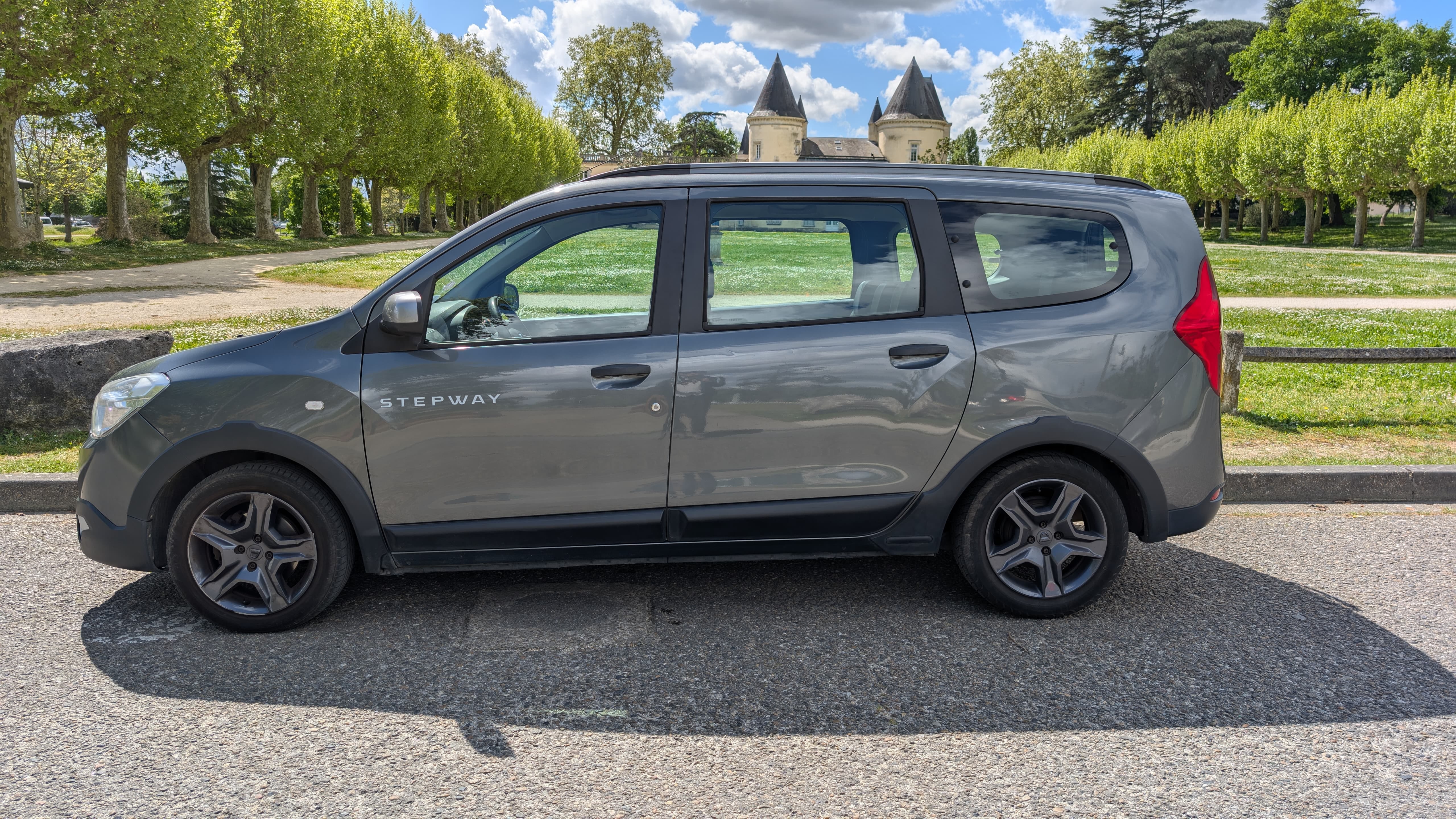Dacia Lodgy EL75 avec Climatisation