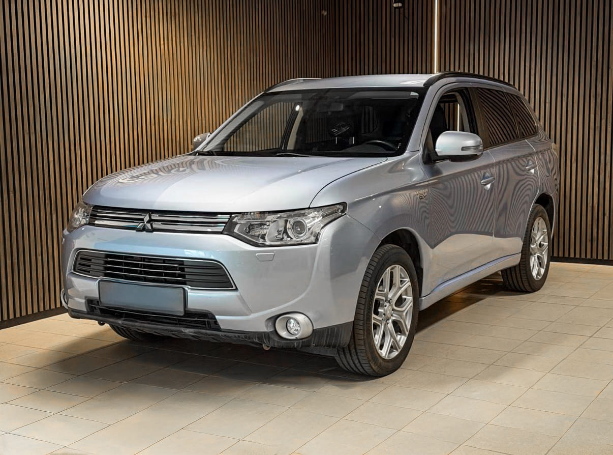 Mitsubishi Outlander, 2015, Blyfri 95, automatisk