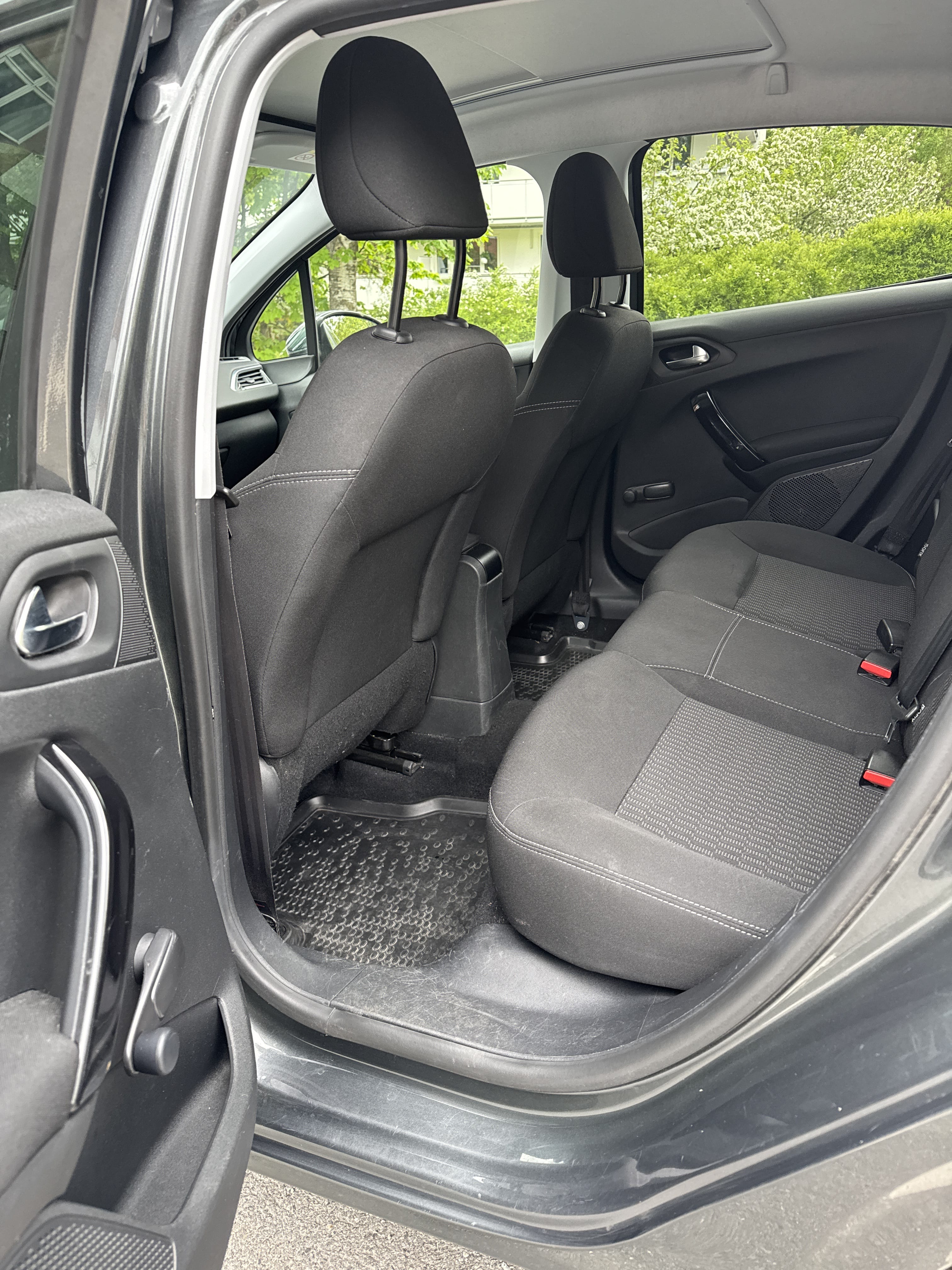 Peugeot 208 med Bilradio