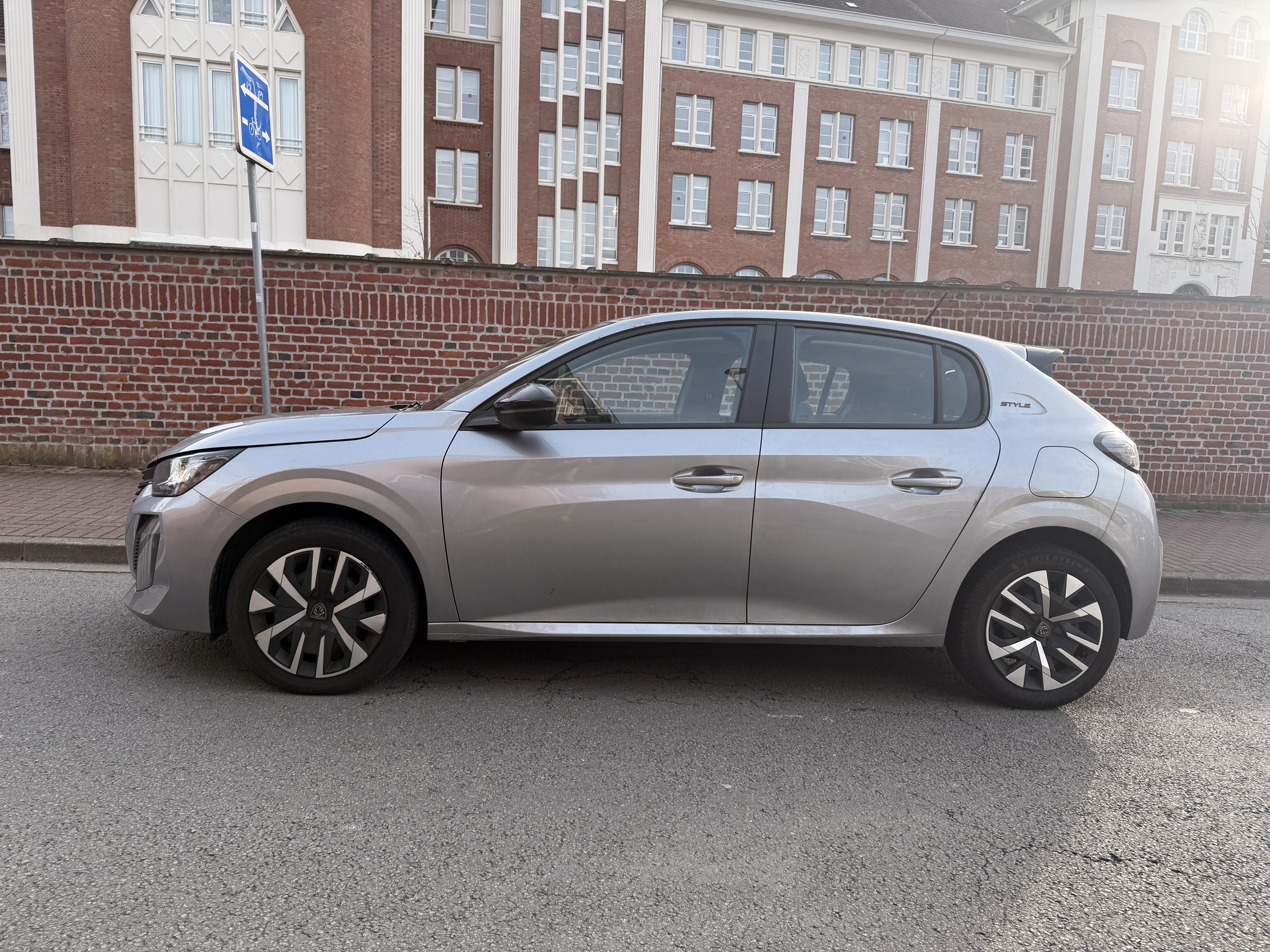 Peugeot 208 avec Régulateur de vitesse