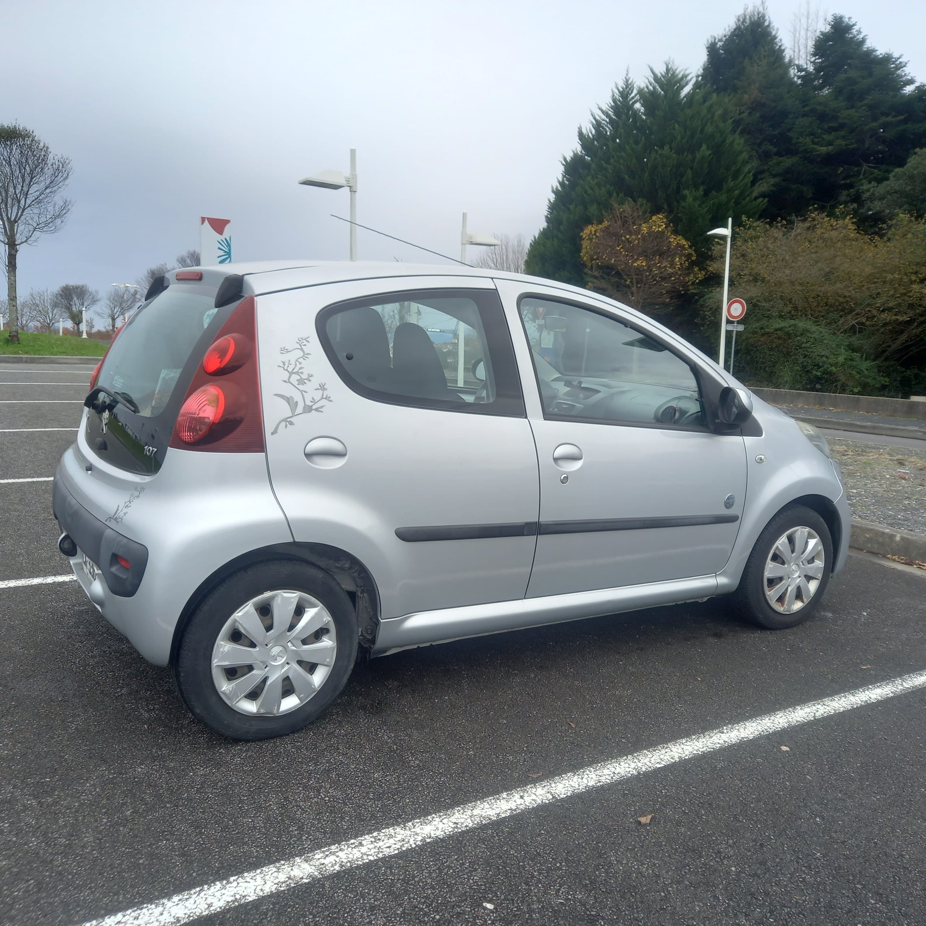 Peugeot 107 ENVY avec Entrée audio / iPod