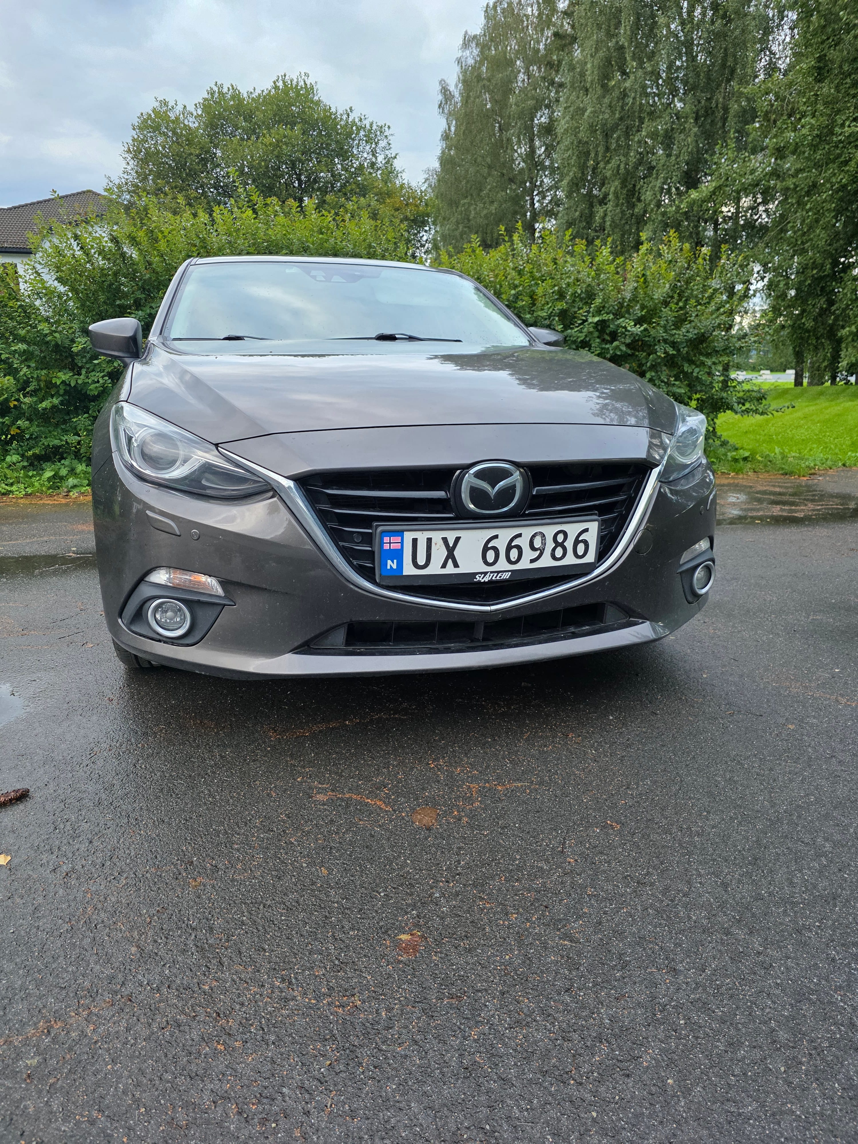 Mazda 3 med Aircondition
