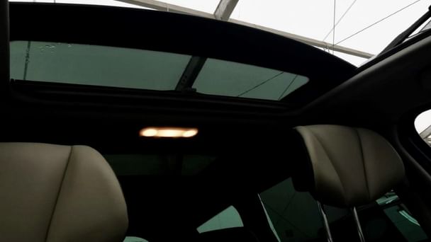 Renault Grand Scenic Accès exclusif dans la Gare de Bordeaux - Louez le Grand Scénic 7 Places – Spacieux avec Climatisation