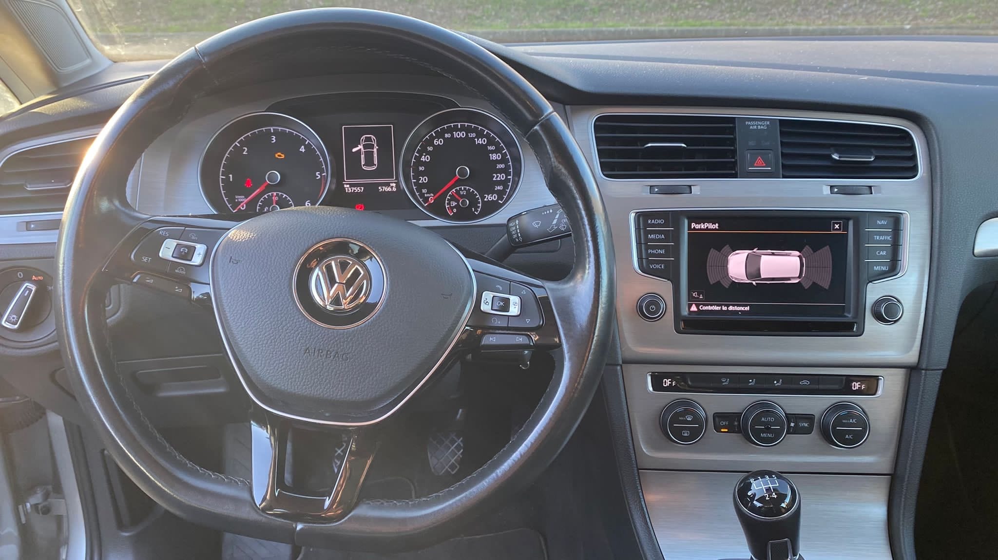 Volkswagen Golf avec GPS