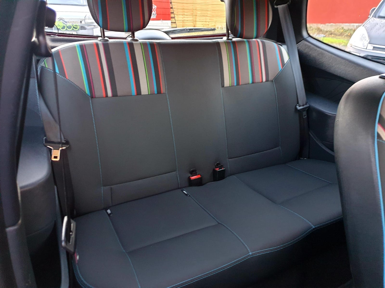 Renault Twingo avec Entrée audio / iPod