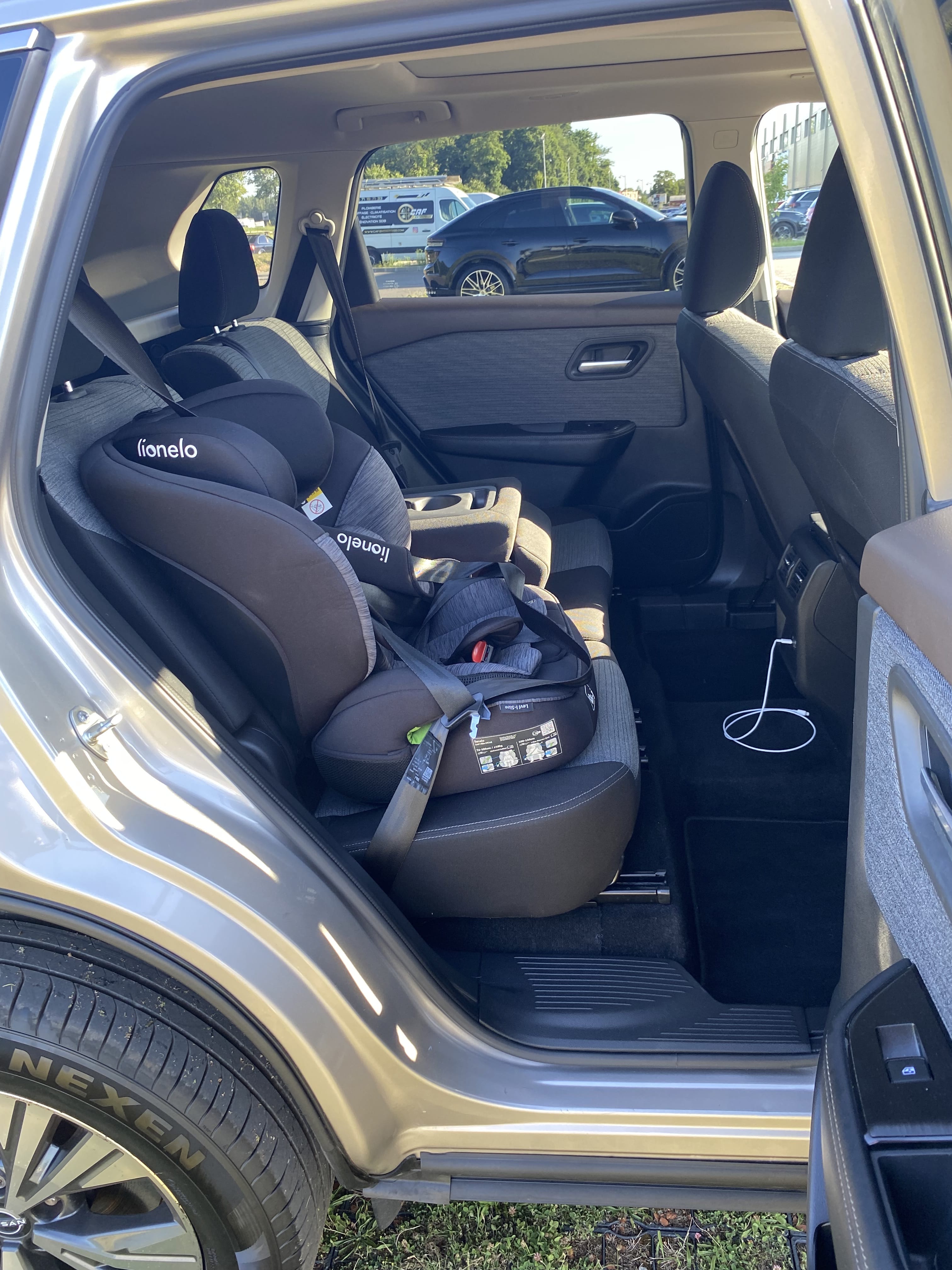 Nissan X-Trail avec Siège bébé