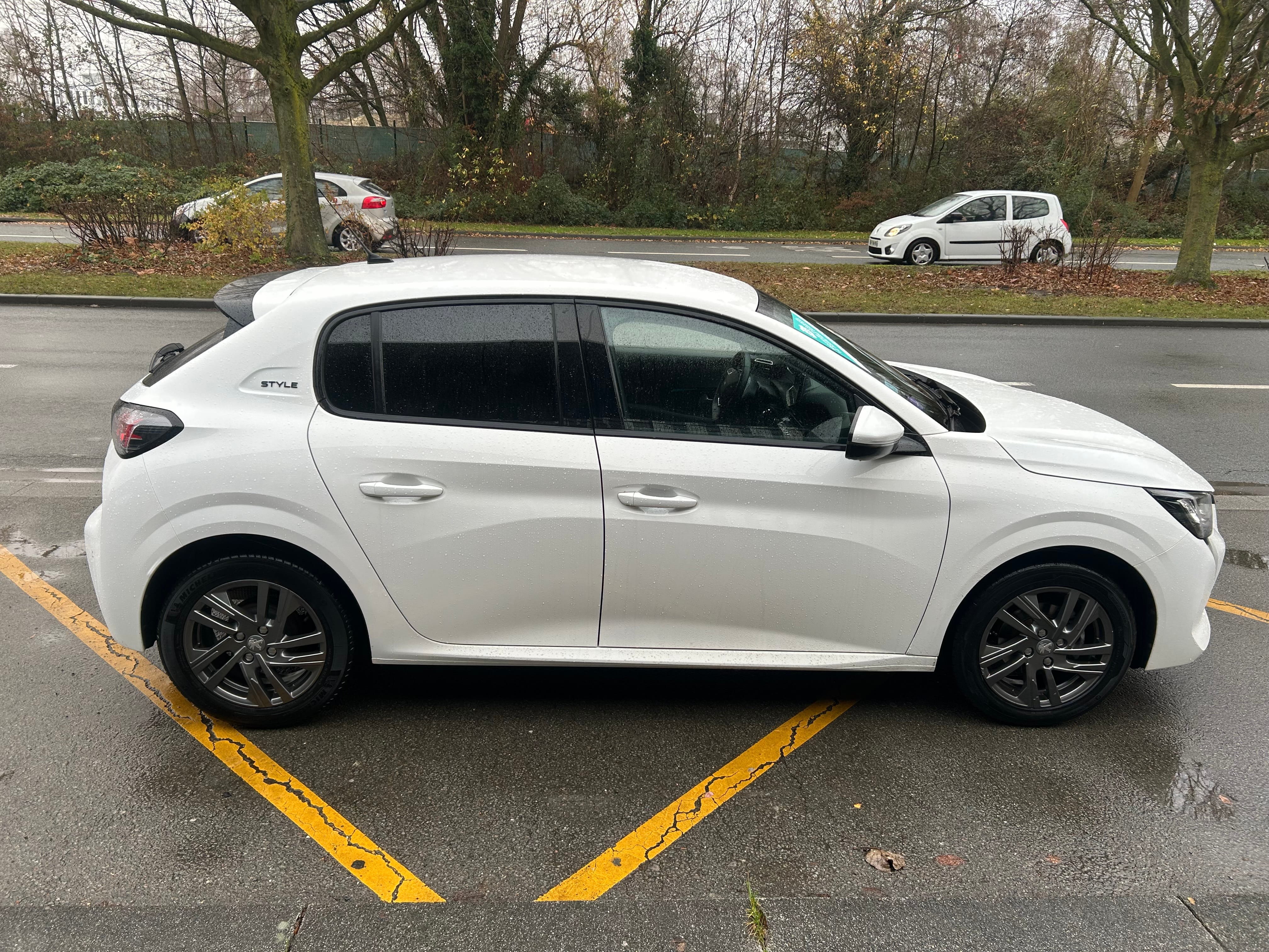 Peugeot 208 avec Climatisation
