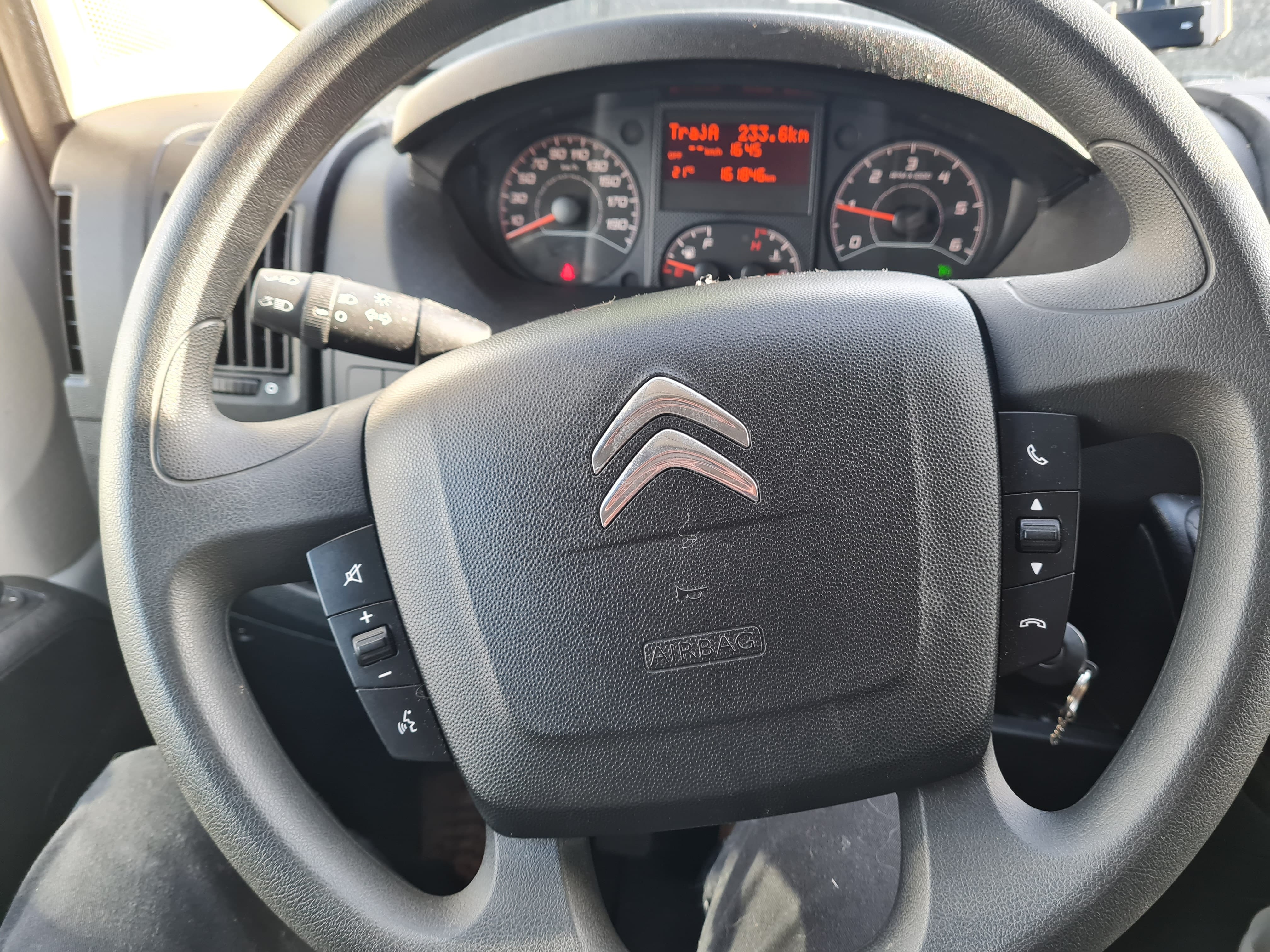 Citroen Jumper FOURGON.  9 m³ avec Audio Bluetooth