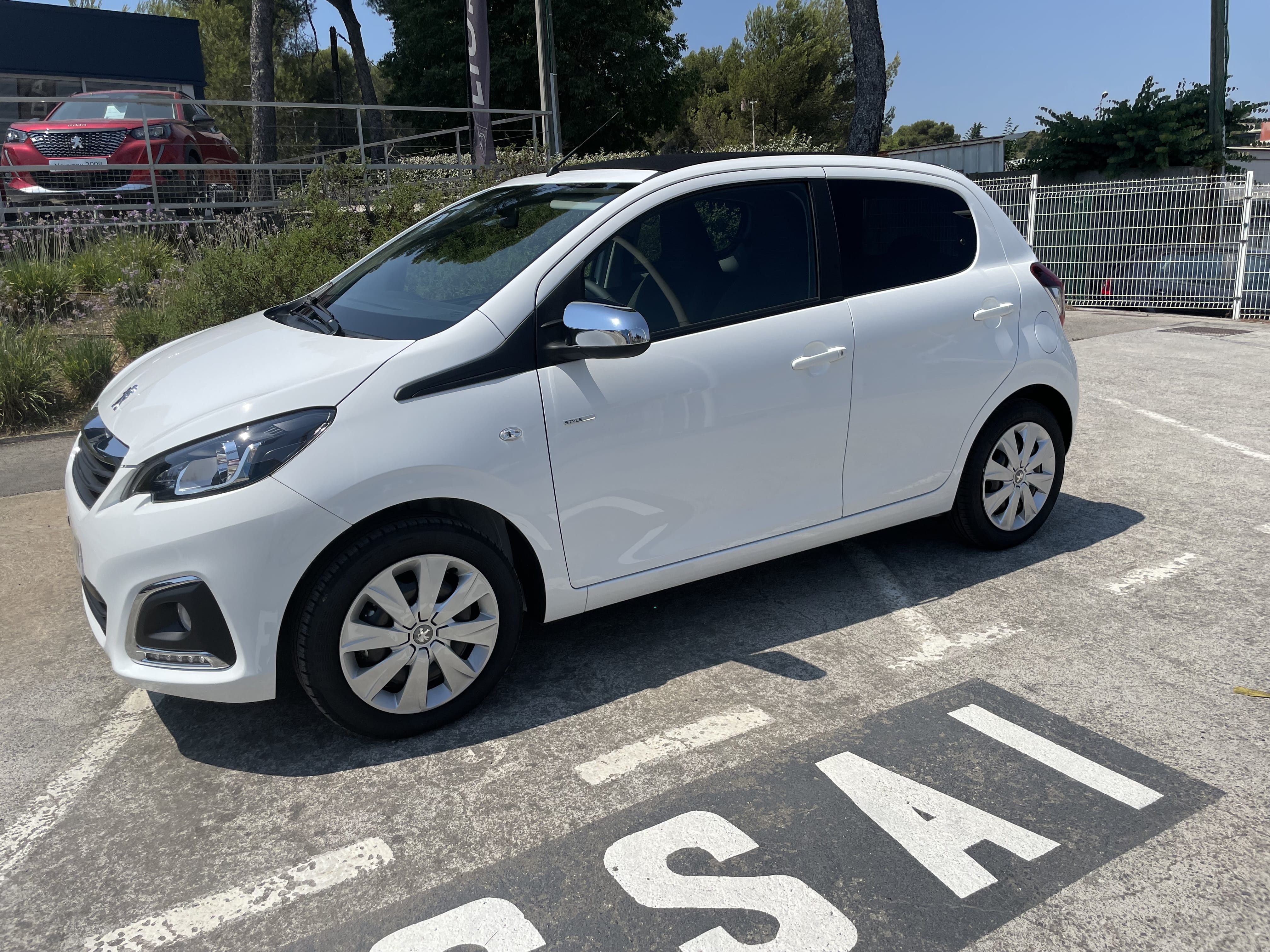 Peugeot 108 Cabriolet avec Climatisation
