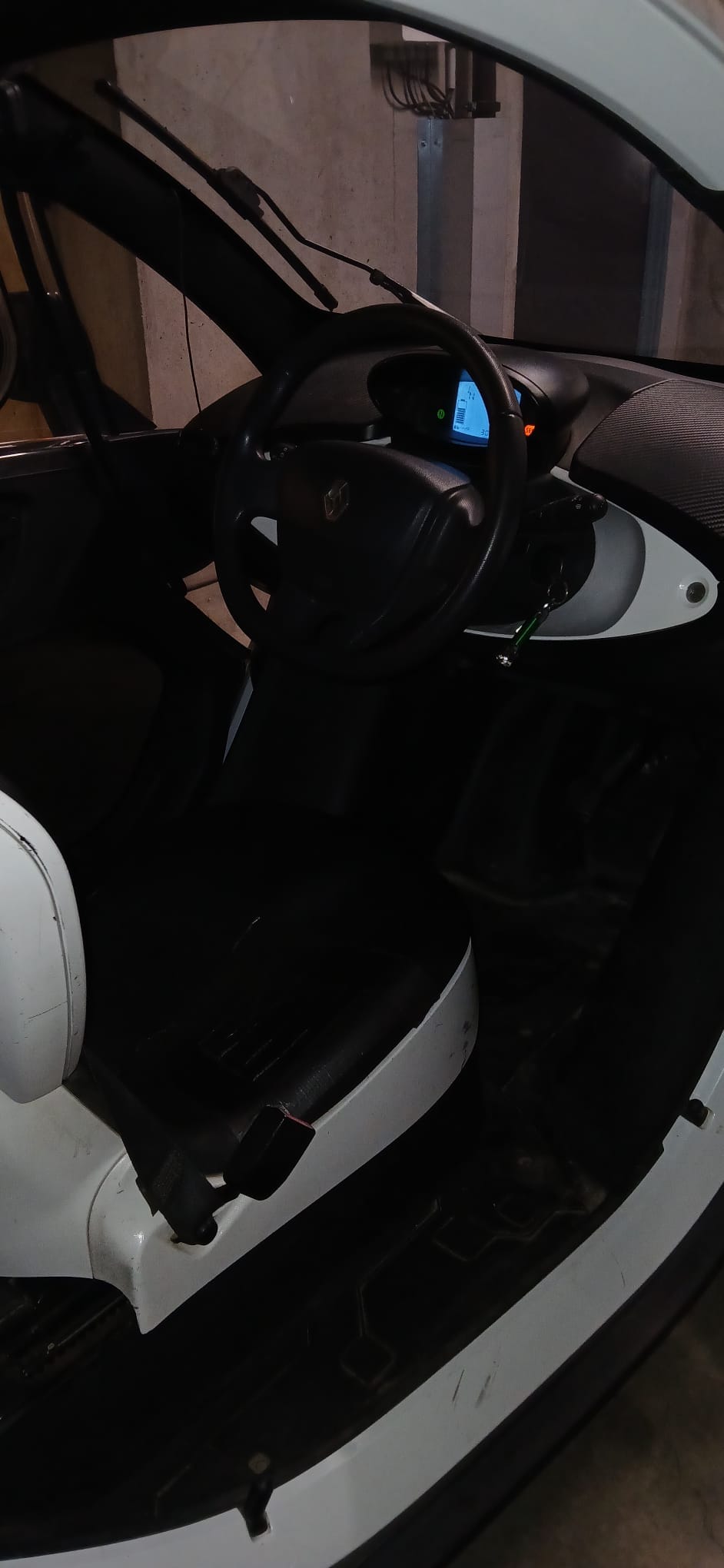 Renault Twizy 80, Automie 40km avec Pneus neige