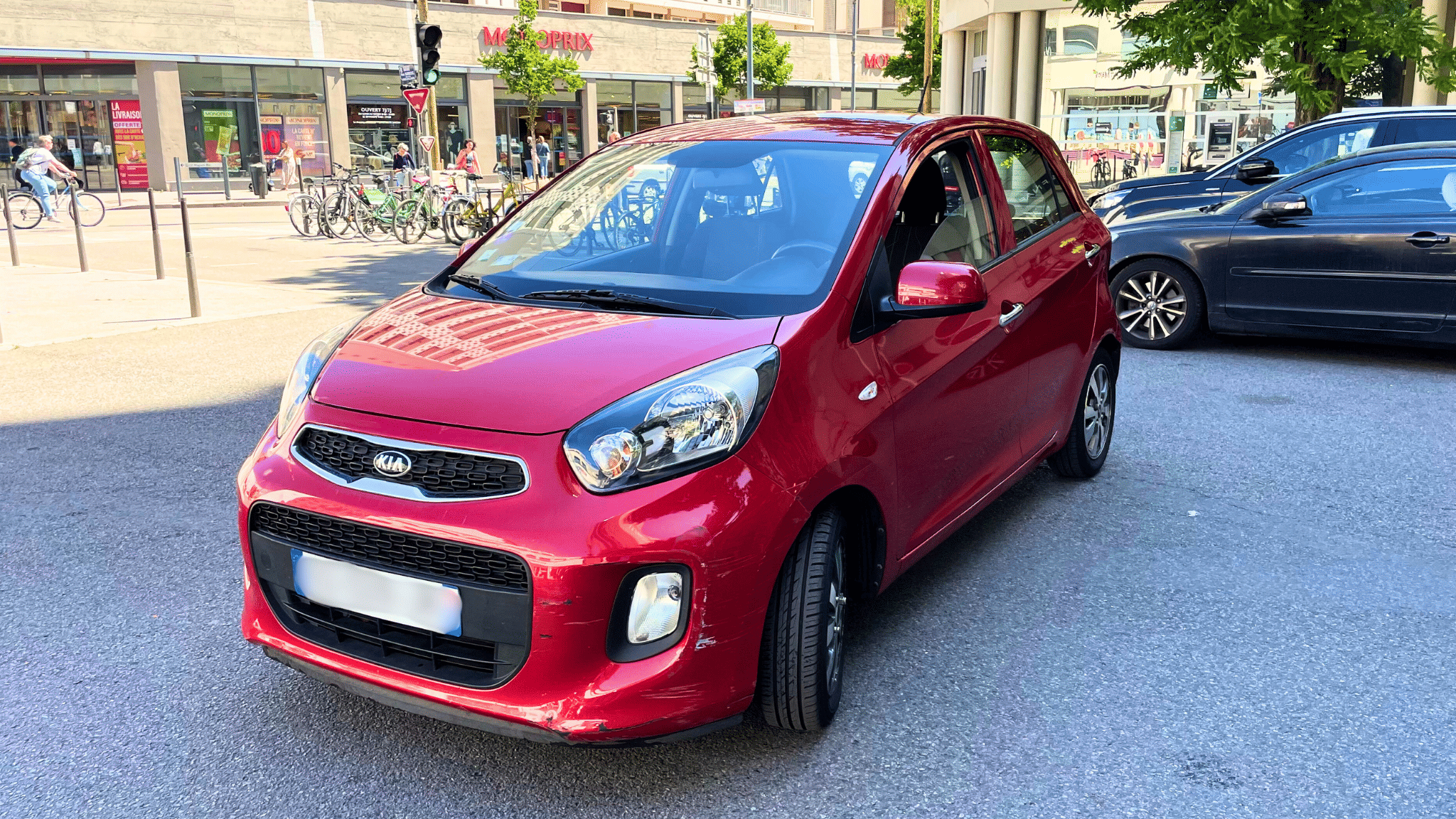 Kia Picanto Petite, maniable et climatisée, 2016, Essence 95