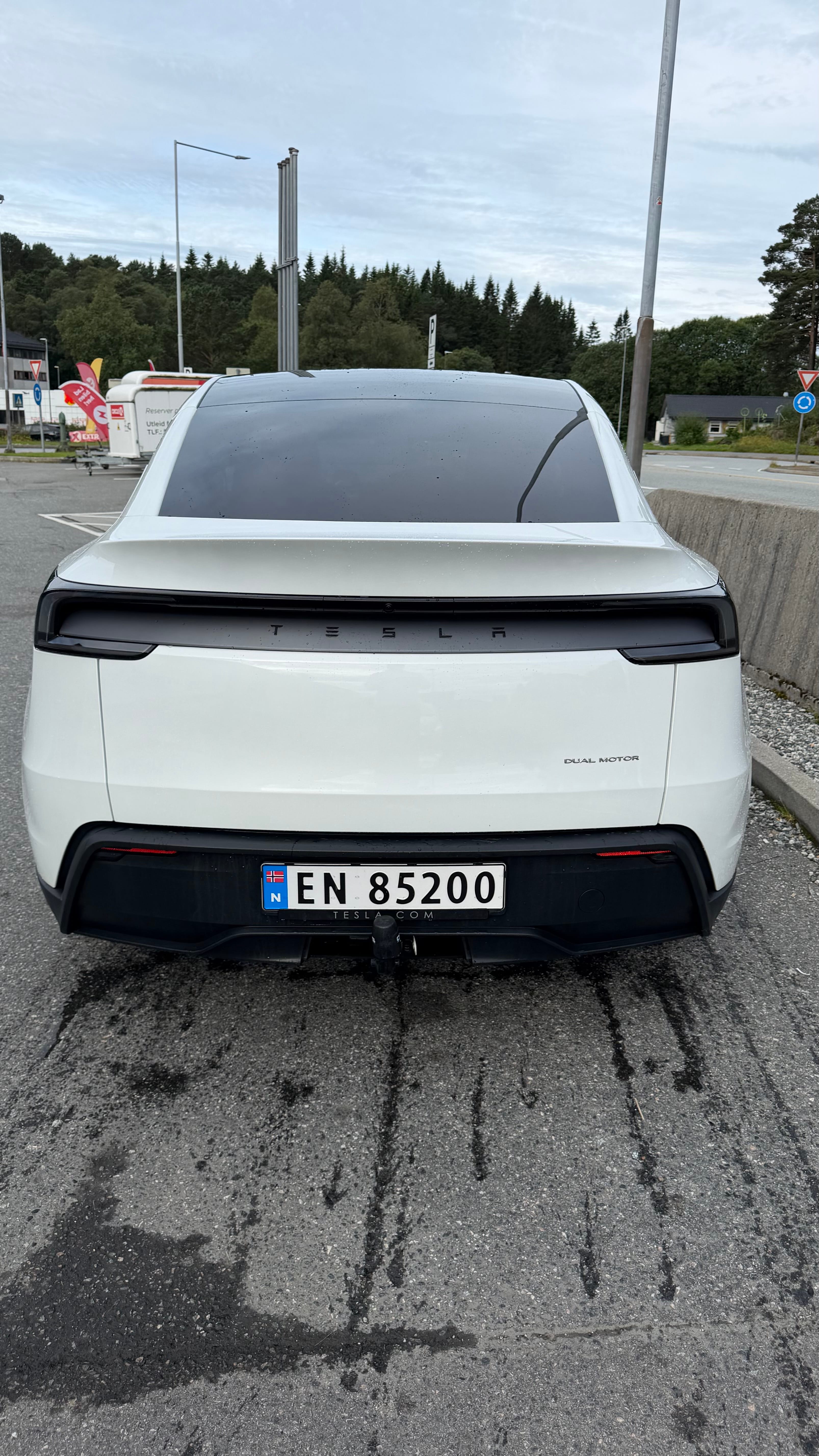 Tesla Model Y Long Range with Cruise control