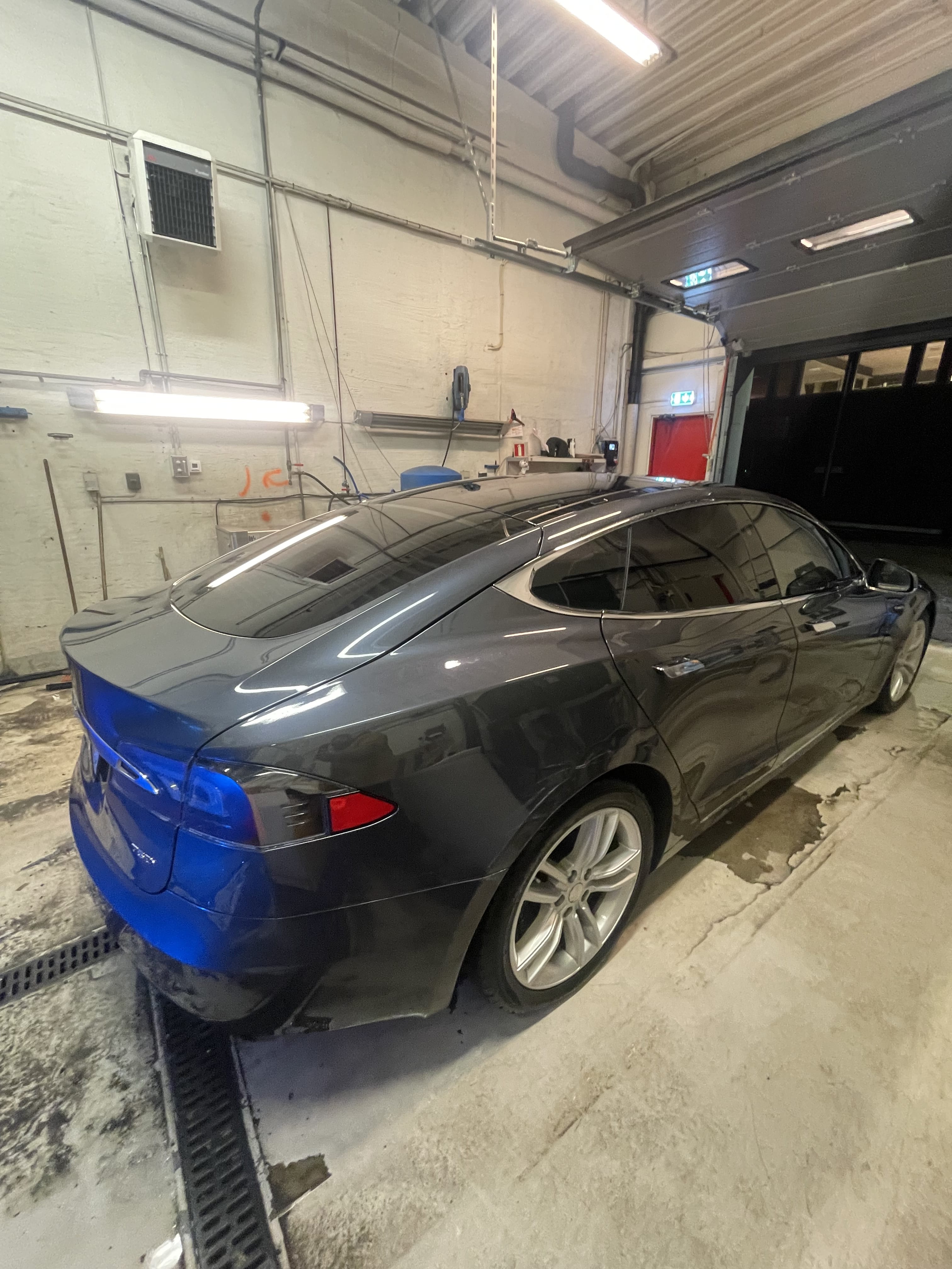 Tesla Model S 75D med GPS