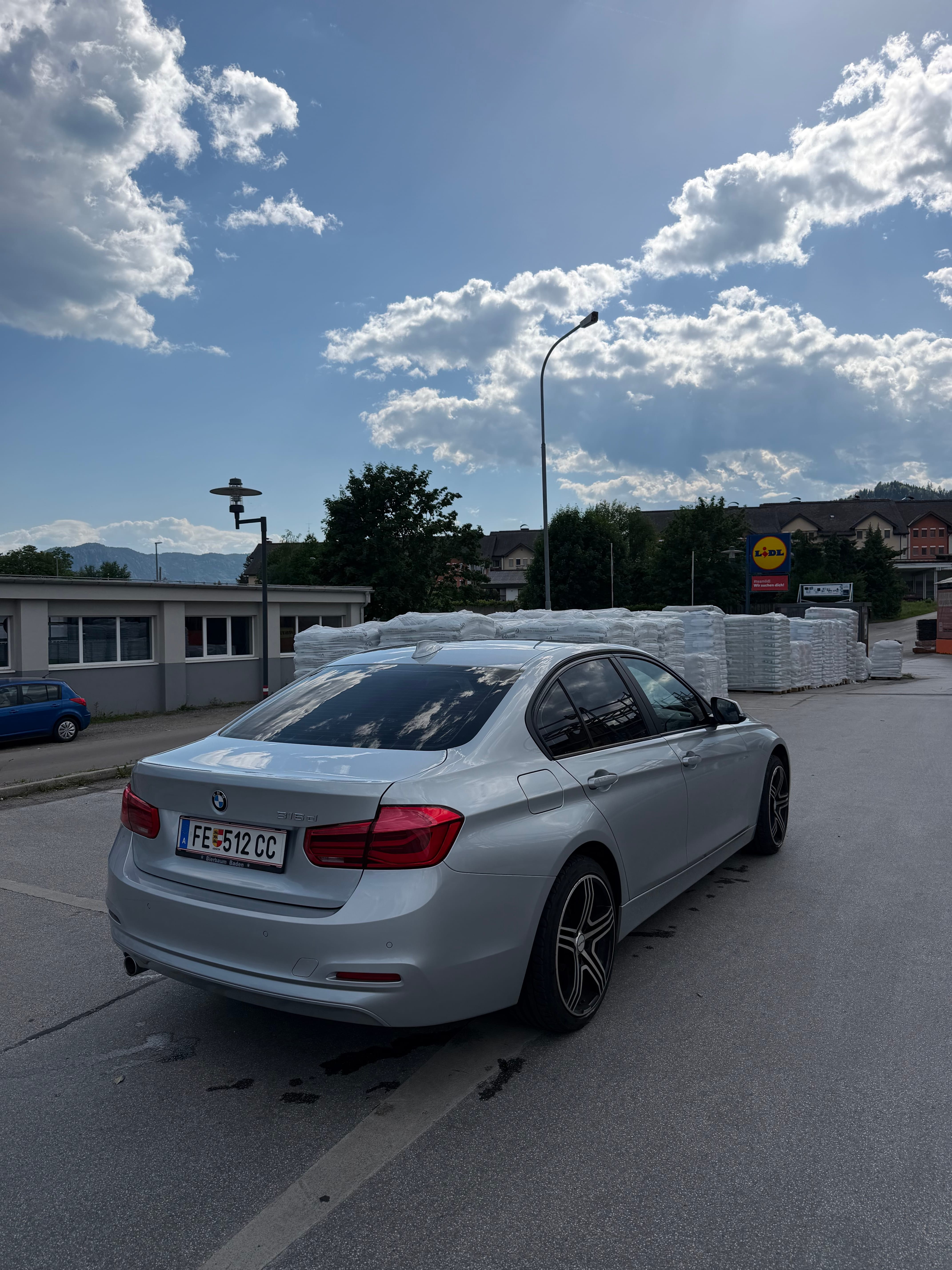 BMW 3er 316d mit Navigationsgerät