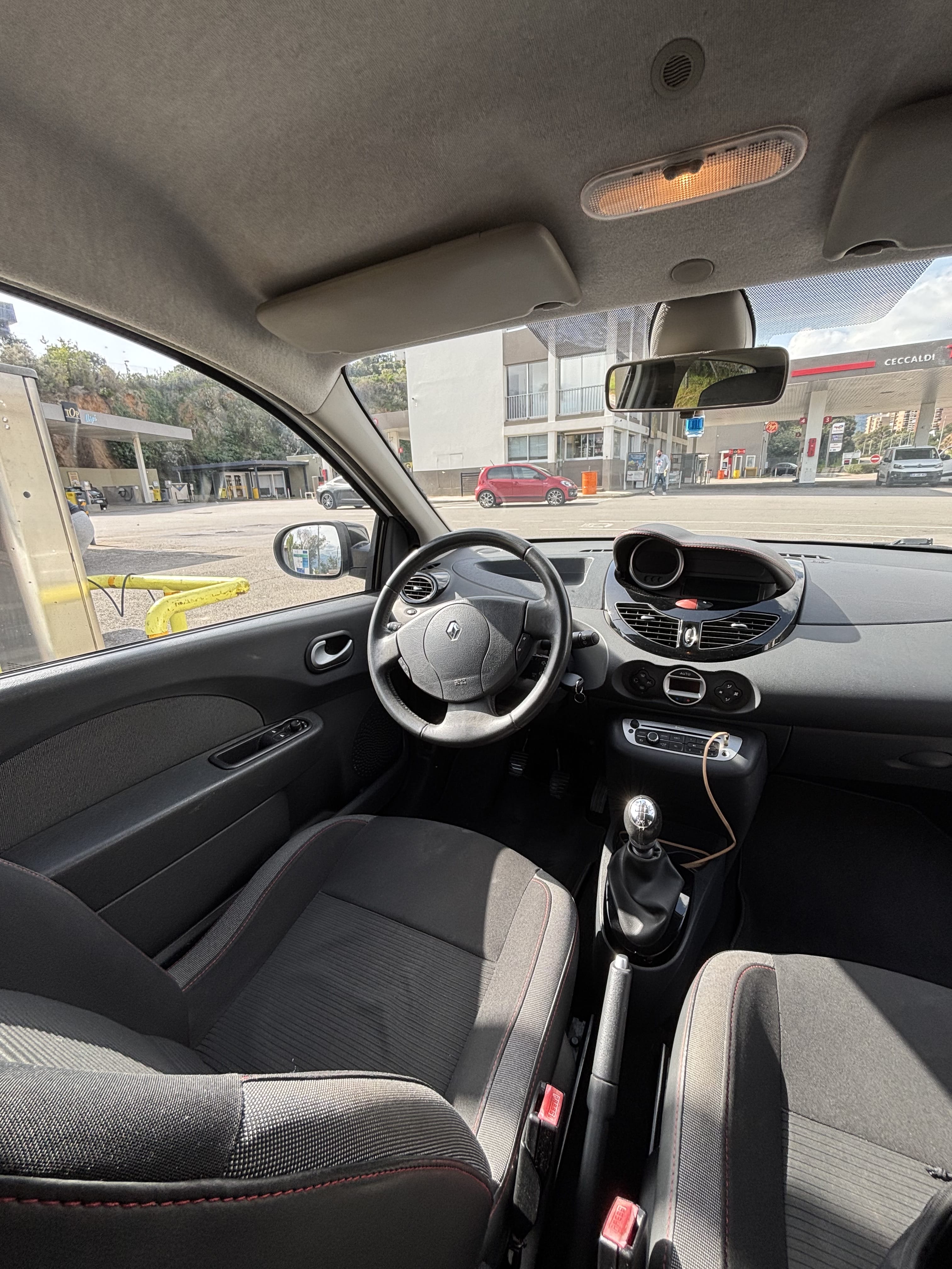 Renault Twingo II with Bluetooth audio
