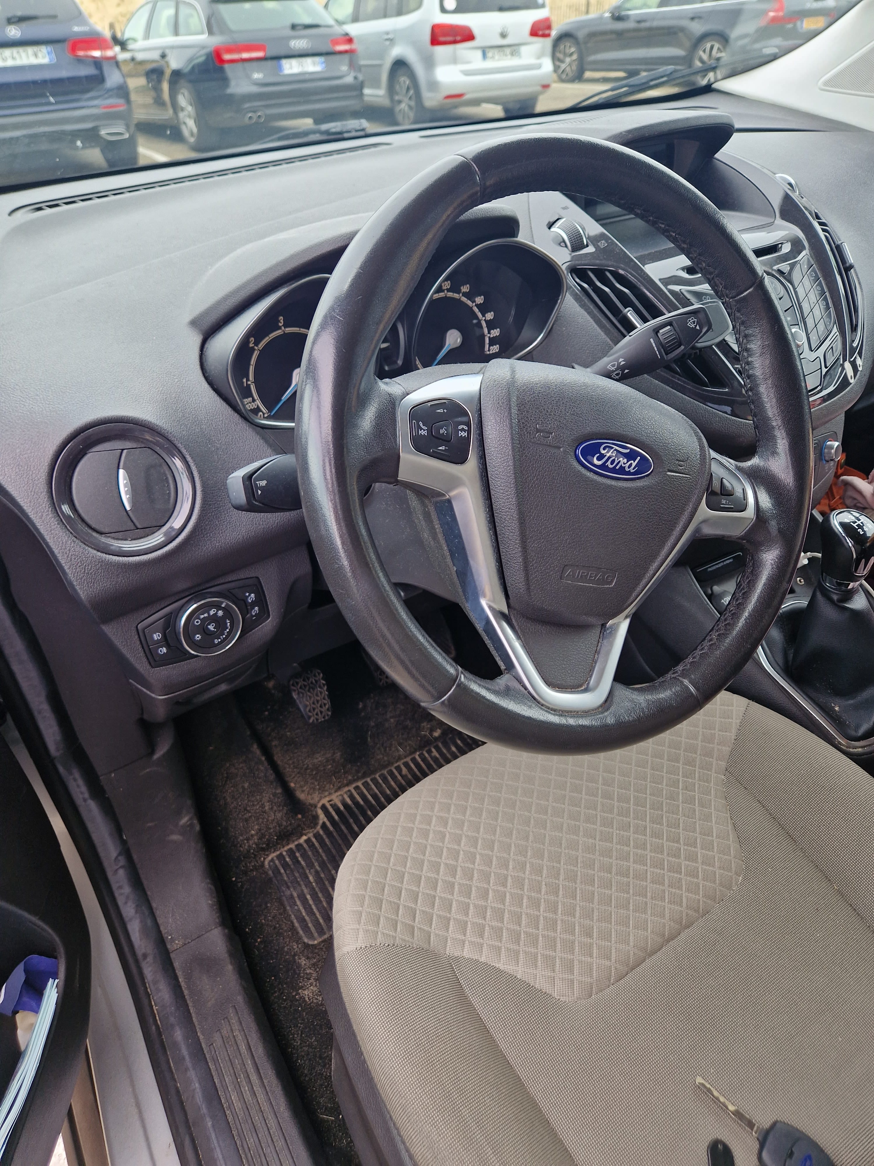 Ford Tourneo Courier avec Siège bébé