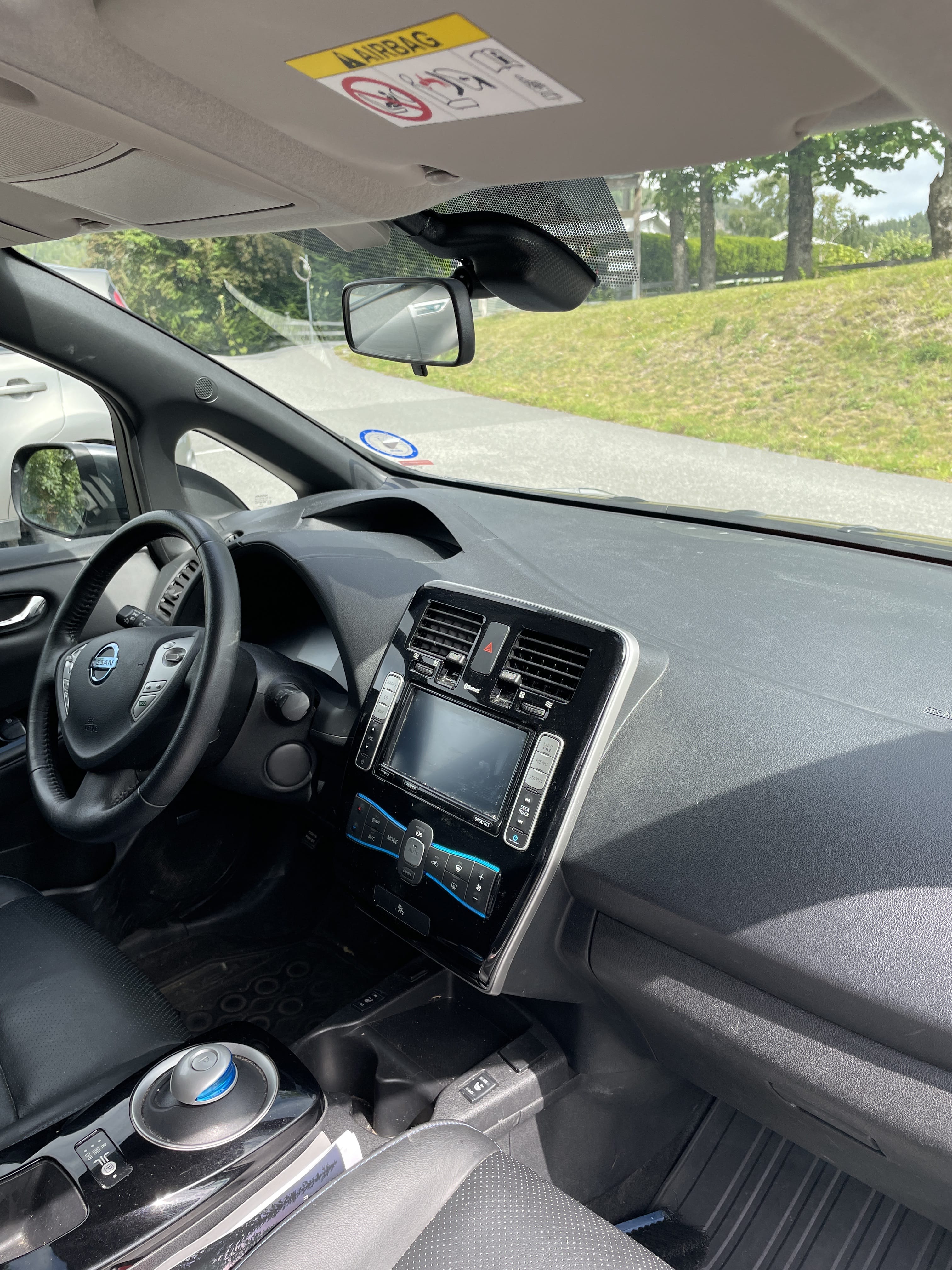 Nissan Leaf med Babysete