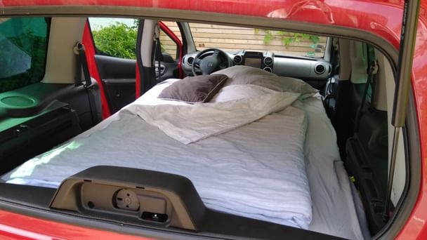 Peugeot Partner Tepee mit Winterreifen