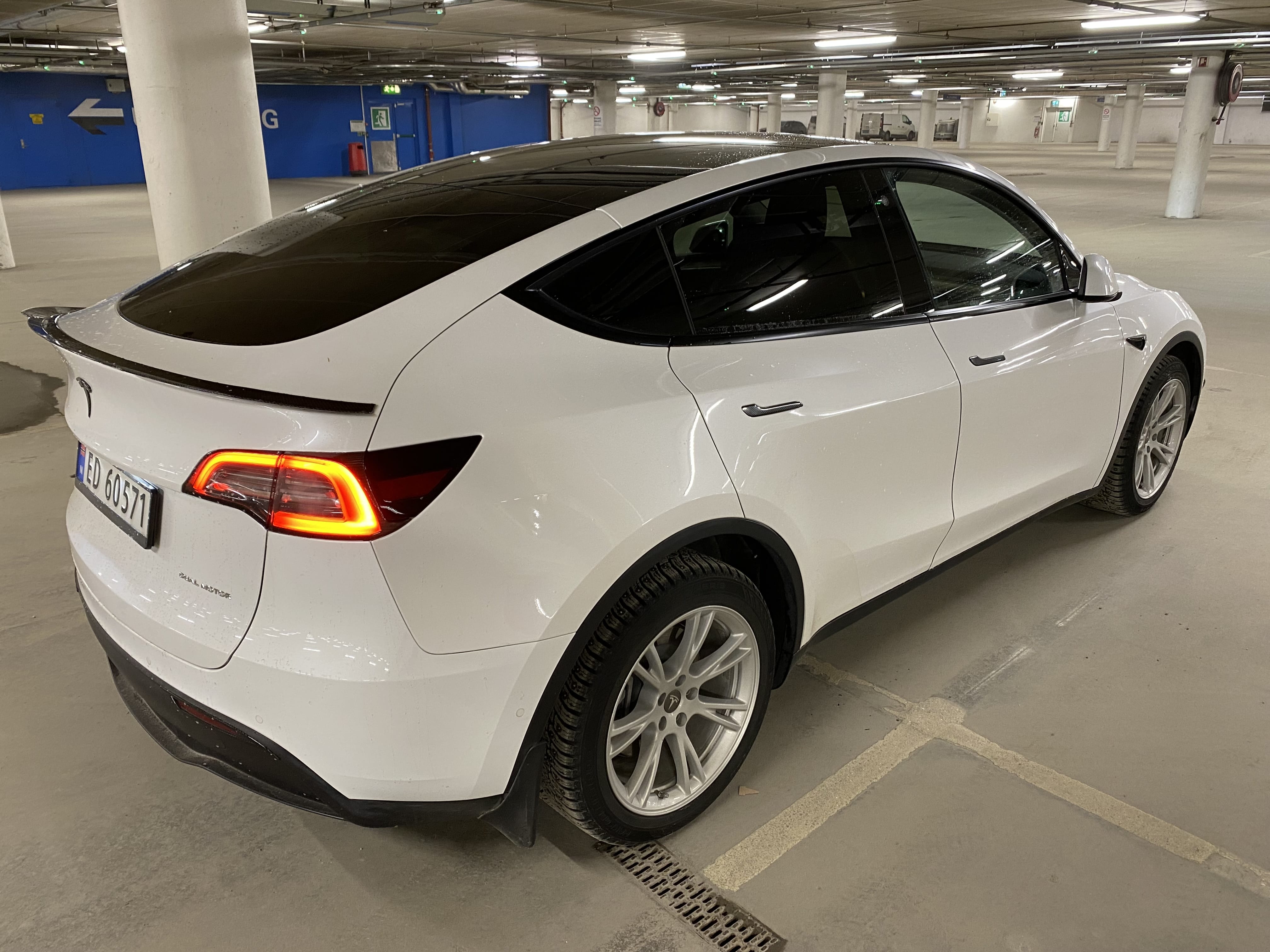 Tesla Model Y Long Range met Dashcam