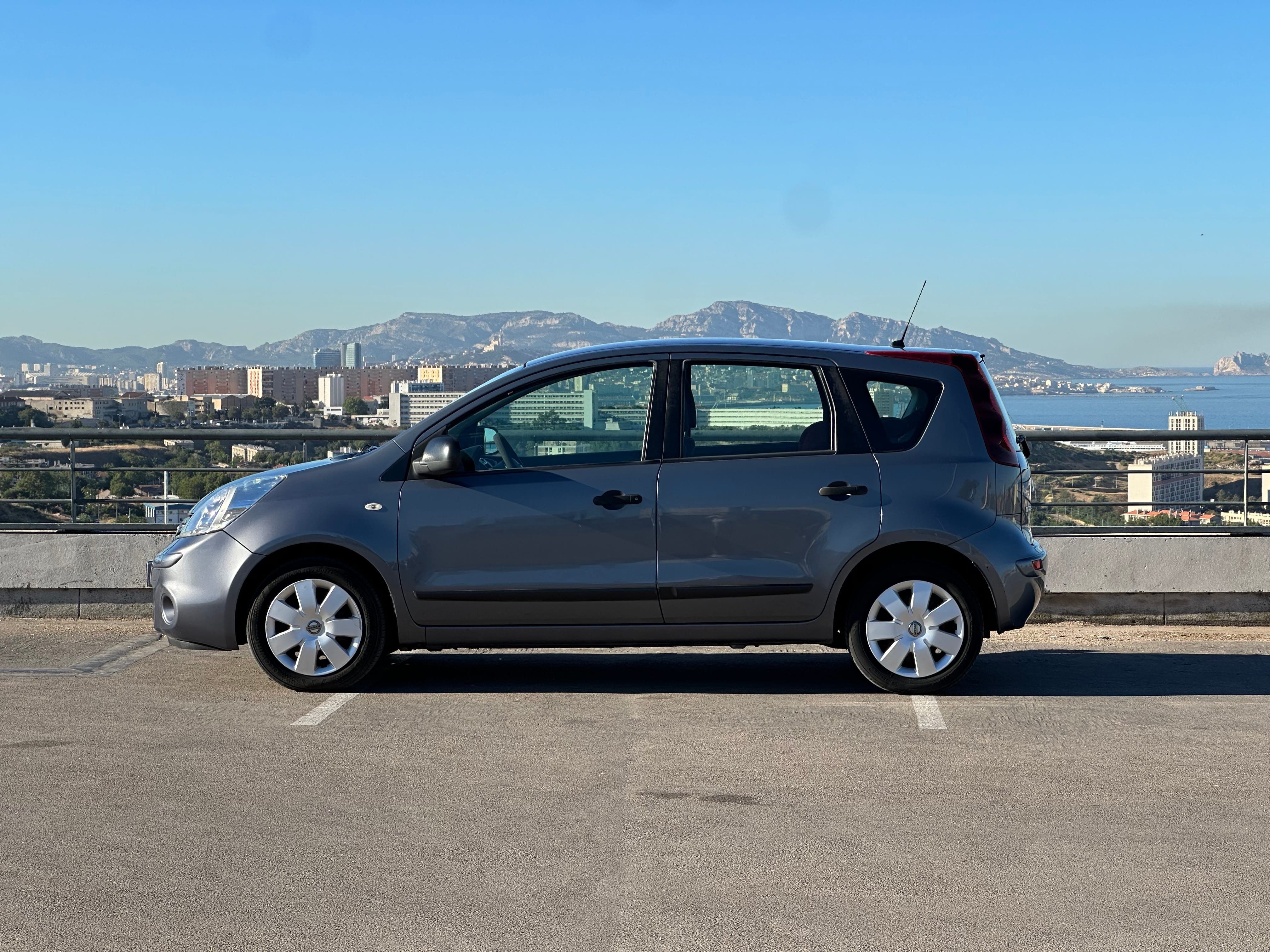 Nissan Note polyvalente et confortable avec Climatisation