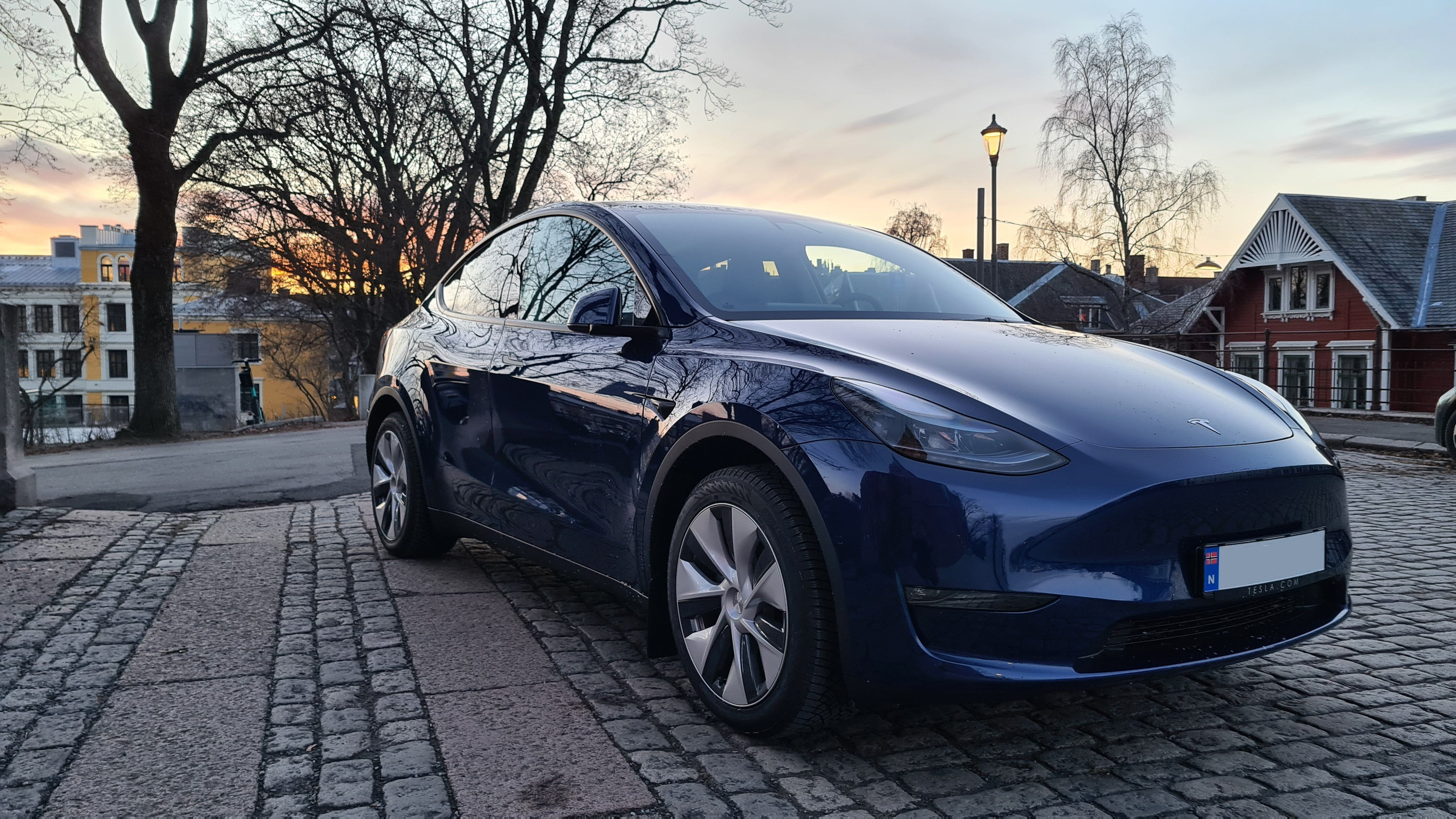 Tesla Model Y Long Range 4WD, 2022, Electric, automatic