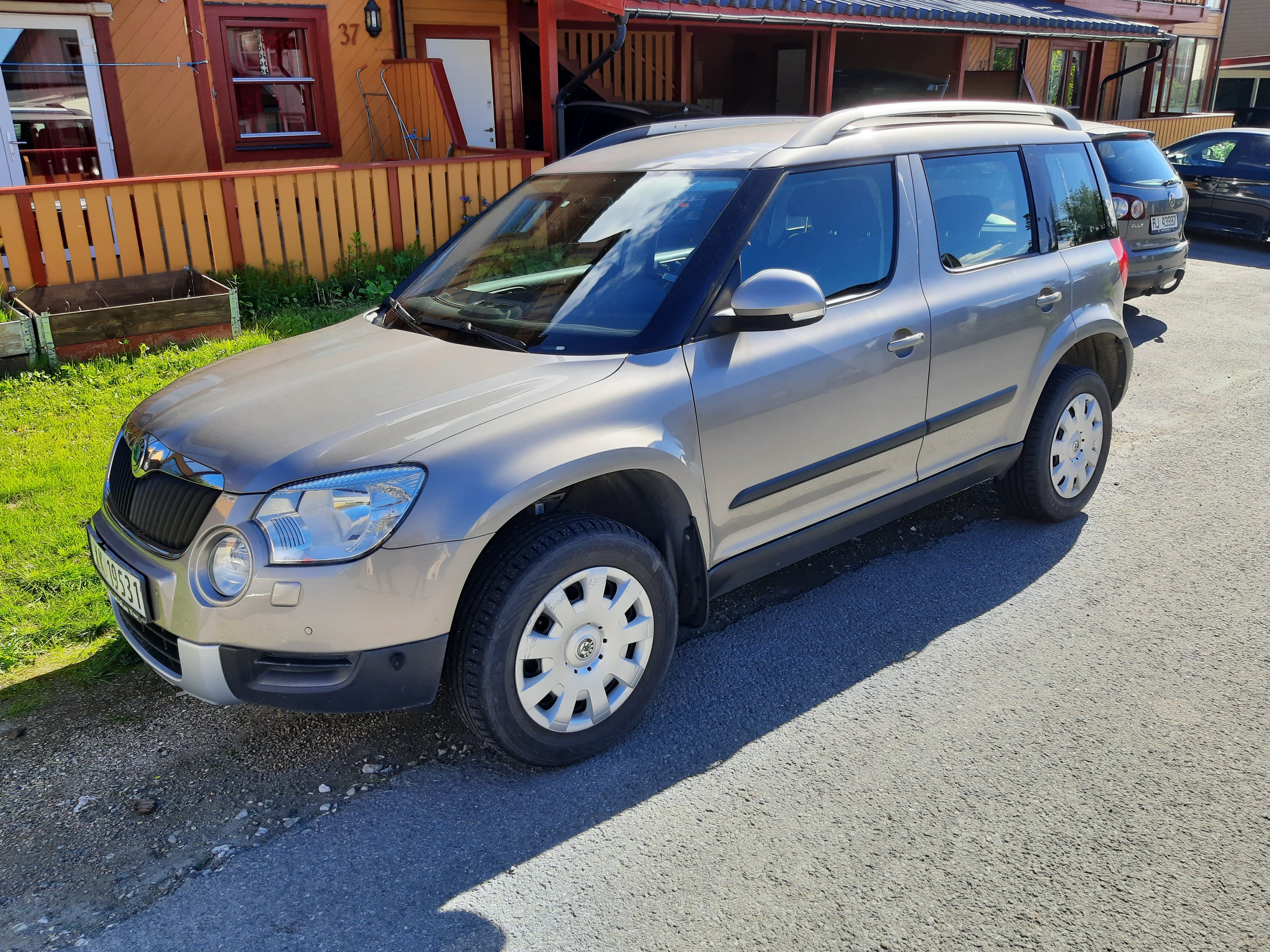 Skoda Yeti 2,0 TDI 110 HP 4X4 Active Sport Utility Vehicle Diesel met Sneeuwbanden