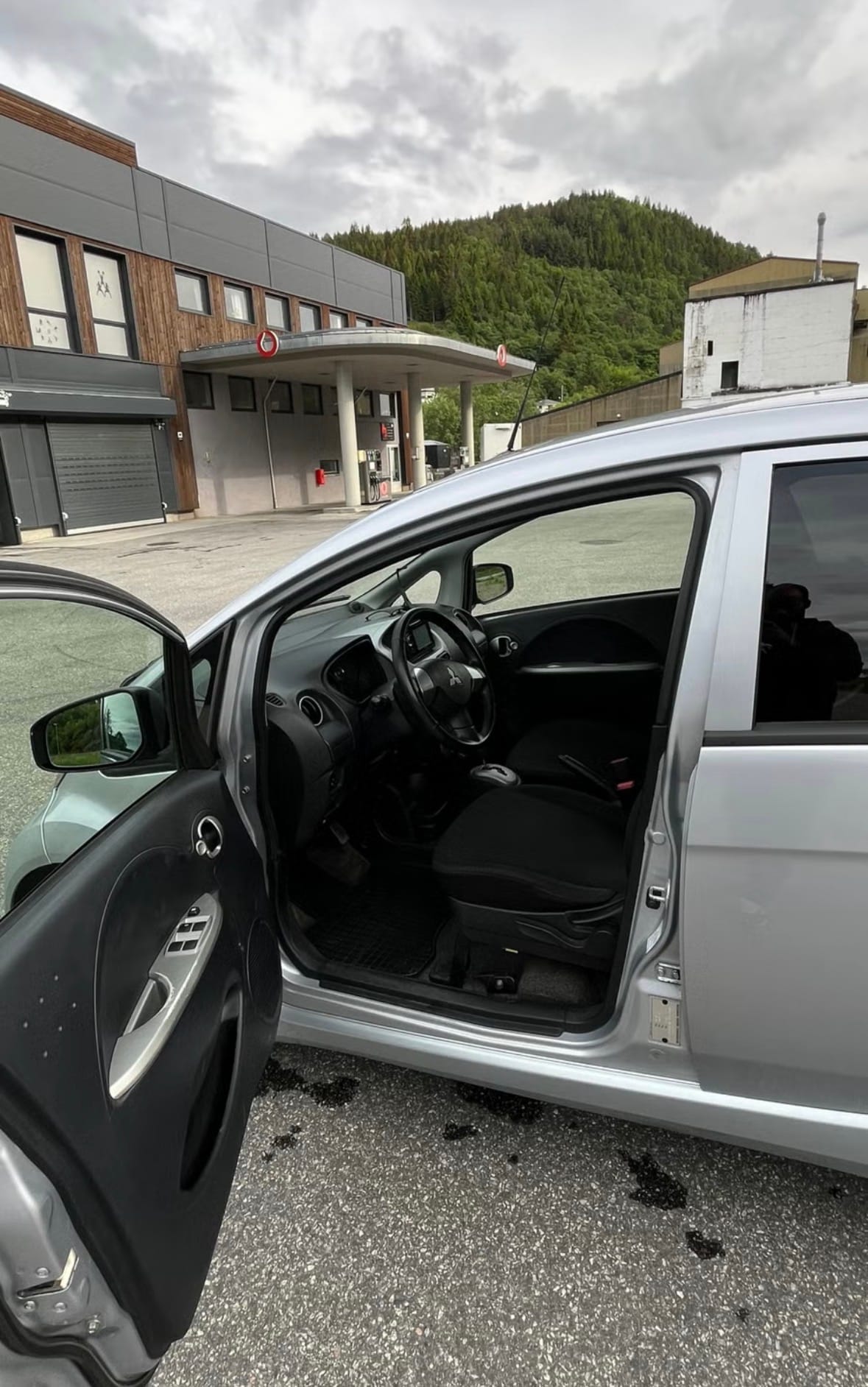 Mitsubishi i-Miev med Bilradio