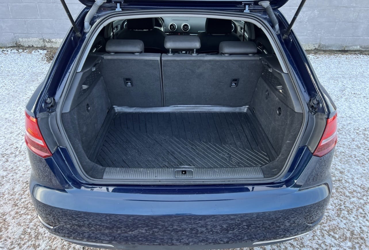 Audi A3 e-tron med Aircondition