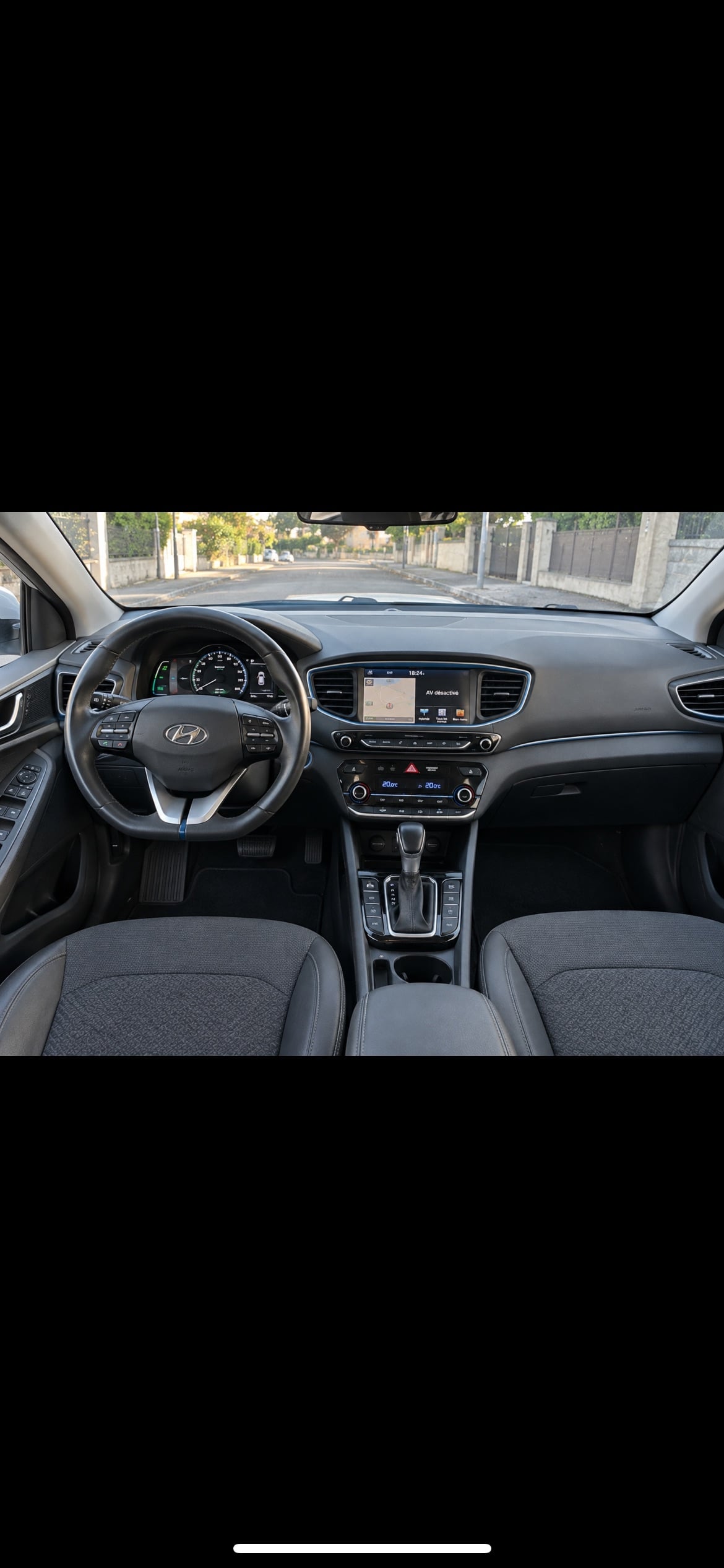 Hyundai Ioniq avec GPS