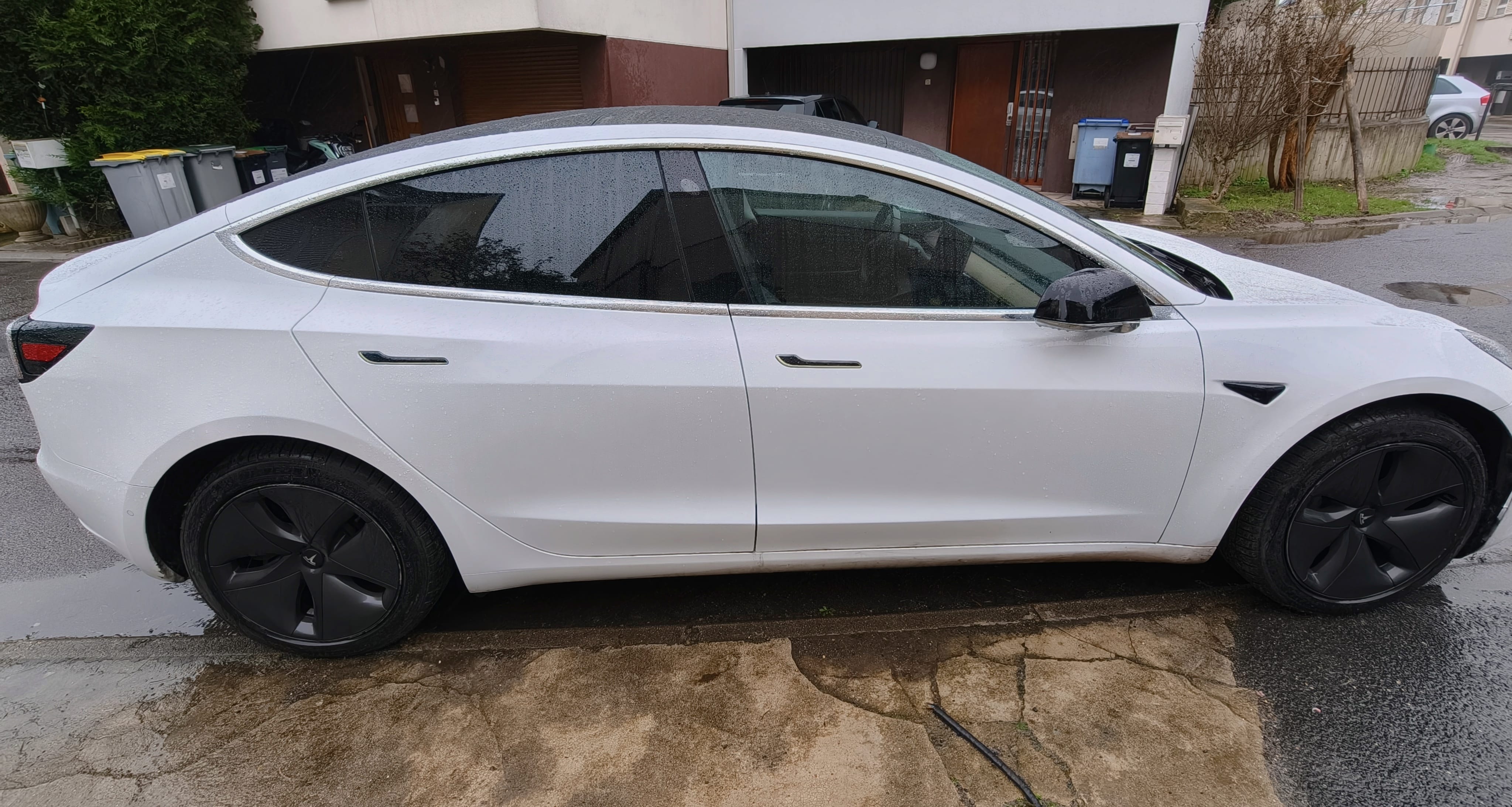 Tesla Model 3 Long Range avec Audio Bluetooth