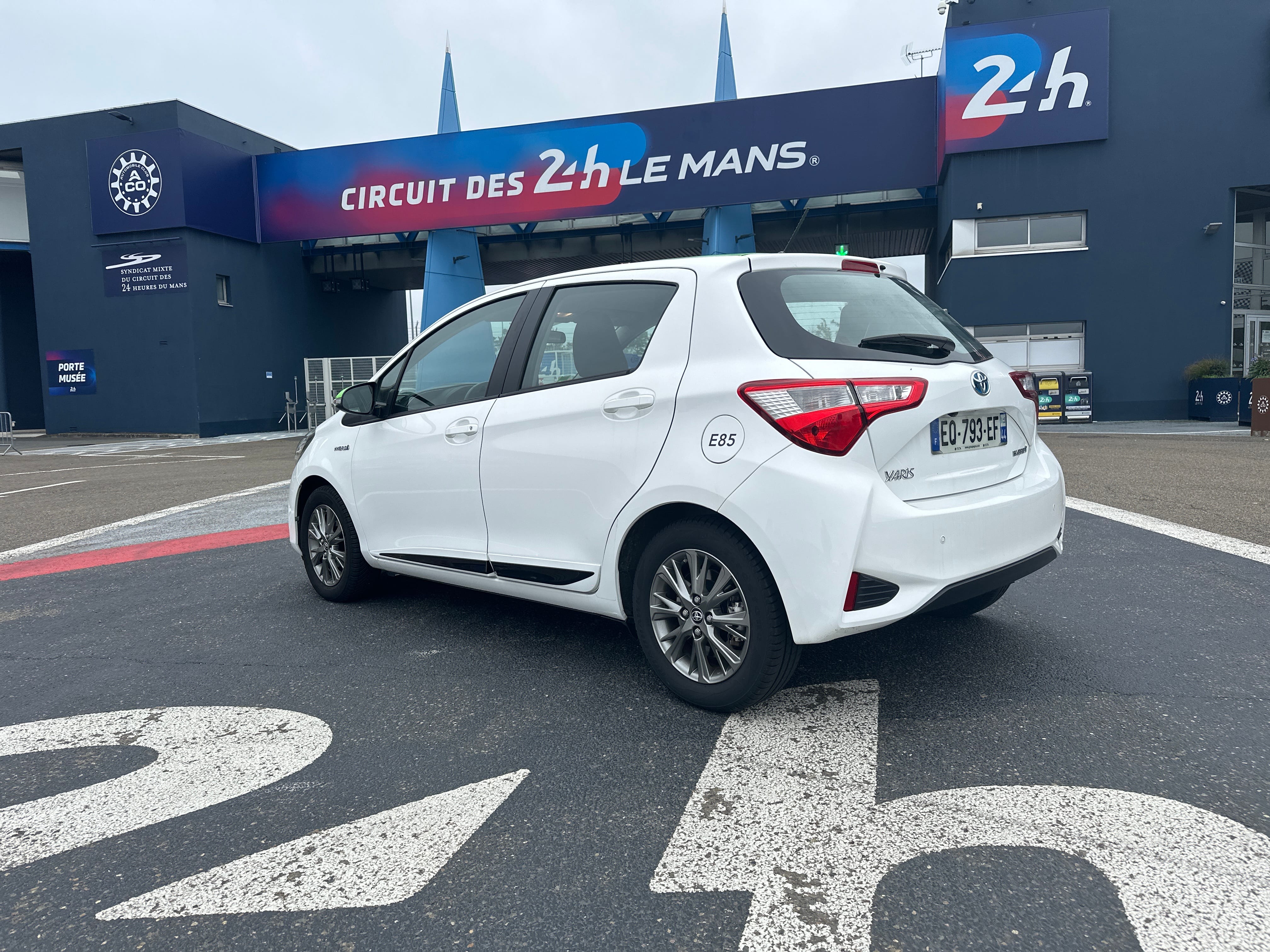 Toyota Yaris Hybride avec GPS