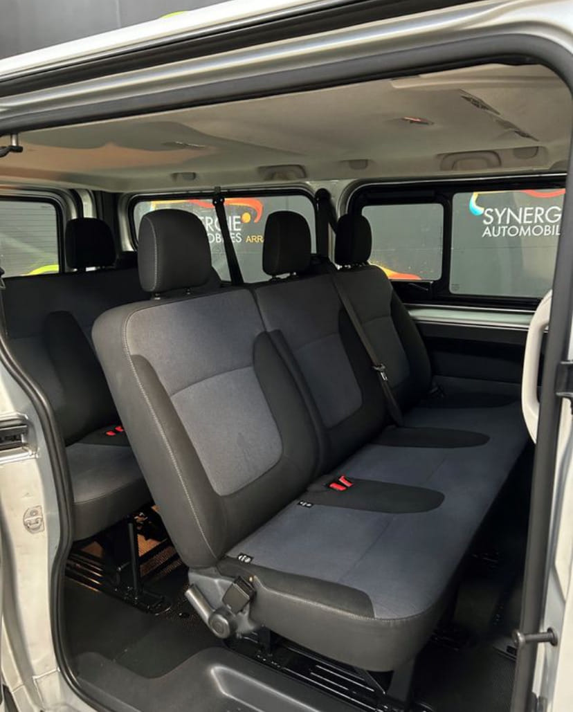 Opel Vivaro Combi avec Climatisation