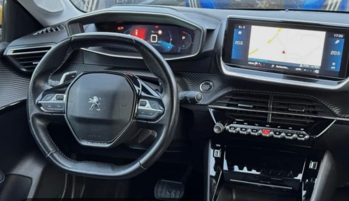 Peugeot 208 avec GPS