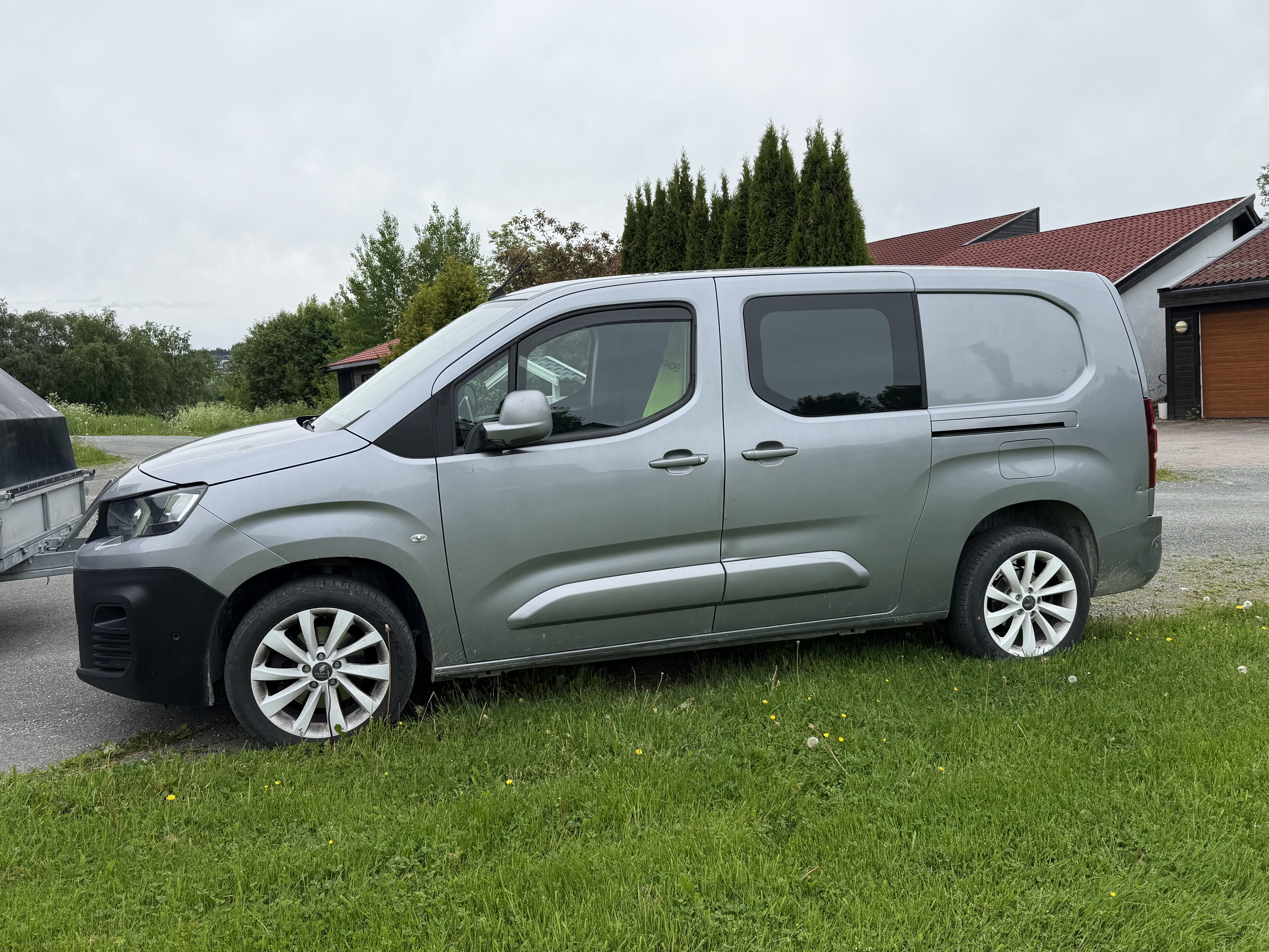 Peugeot Partner med Ryggekamera