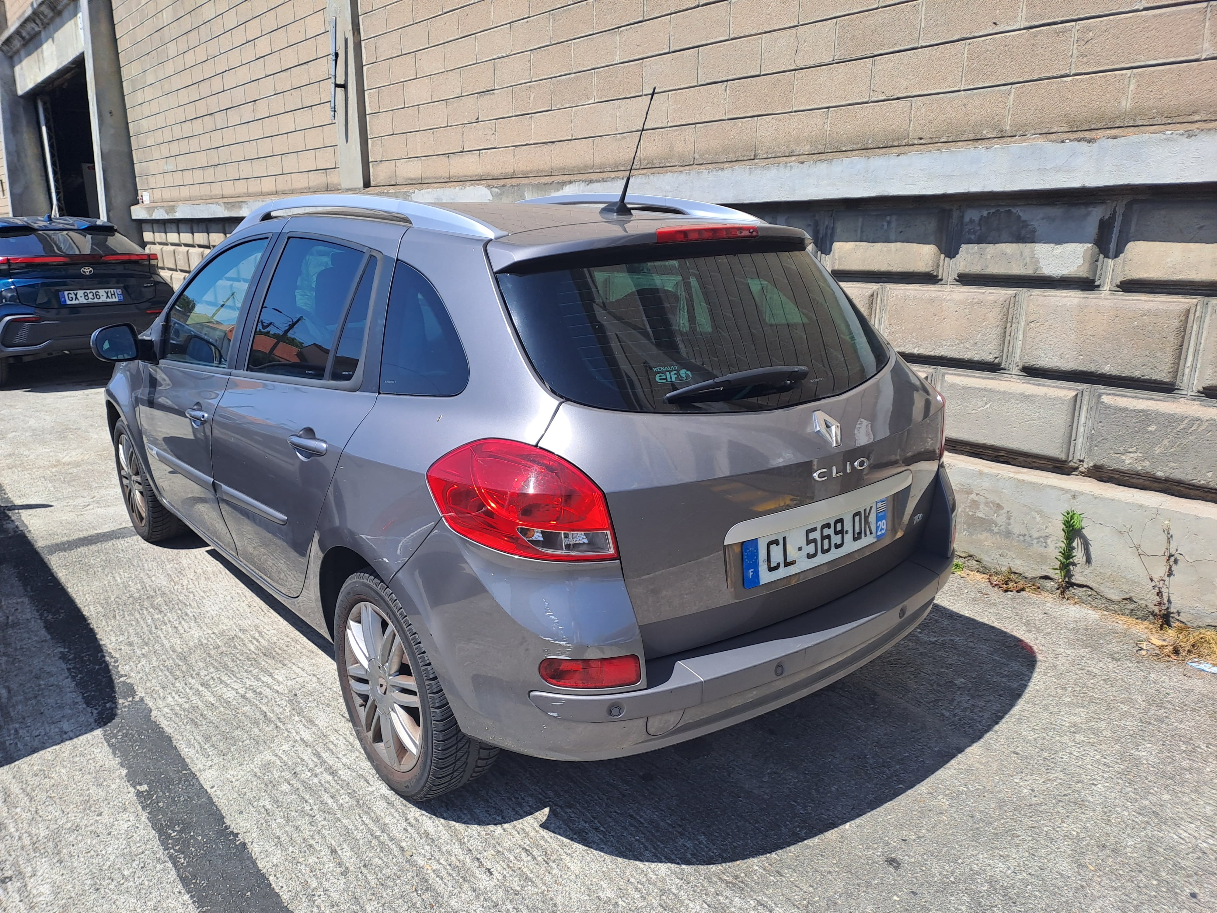 Renault Clio Estate met Autostoel baby
