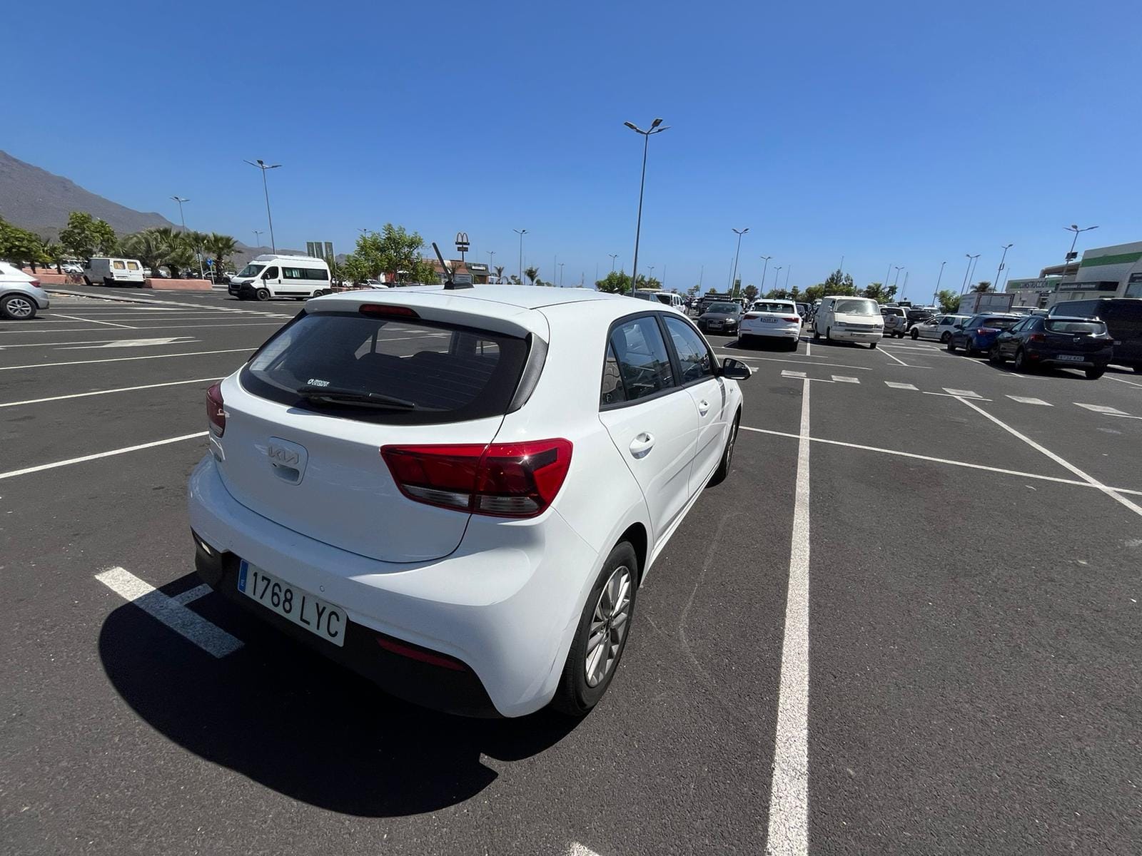 Kia Rio con Control de velocidad