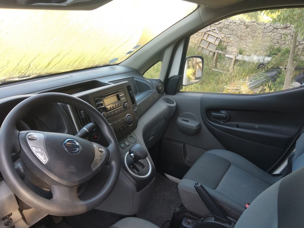 Nissan e-NV200 Fourgon électrique idéal petits trajets avec sangles avec Climatisation