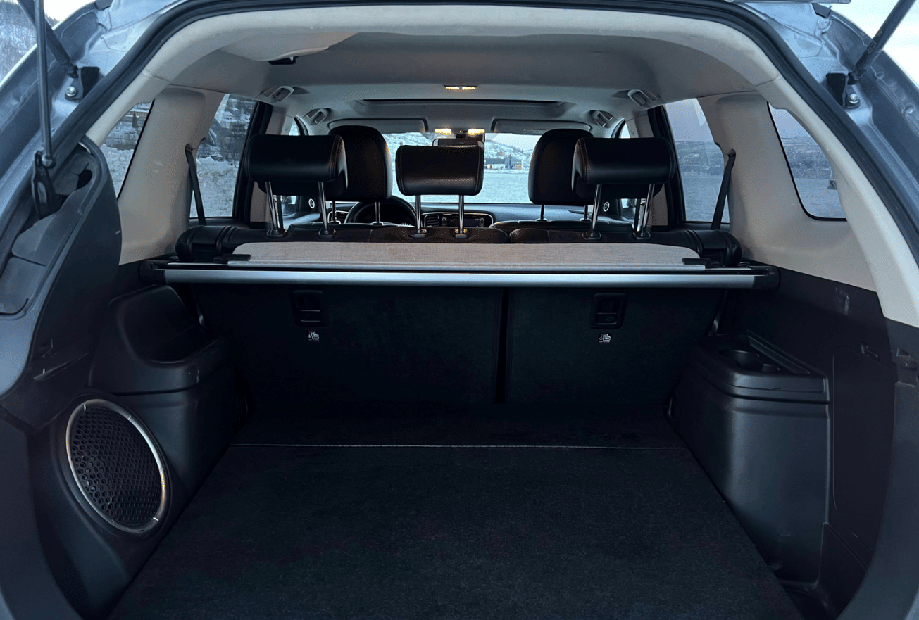 Mitsubishi Outlander Hybrid med Cruisekontroll