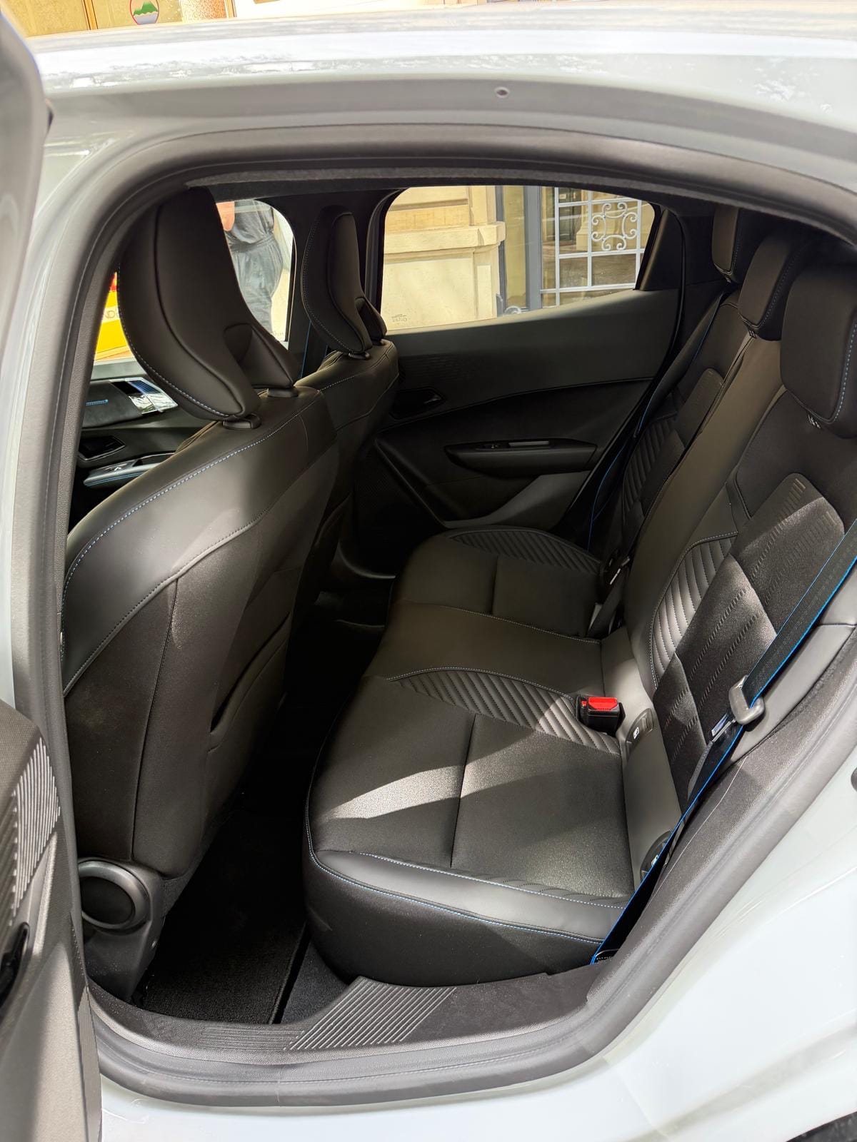 Renault Clio Alpine met Autostoel baby